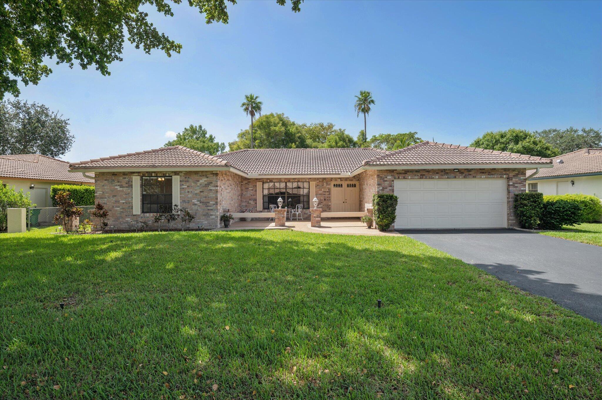 10884 NW 17TH Manor