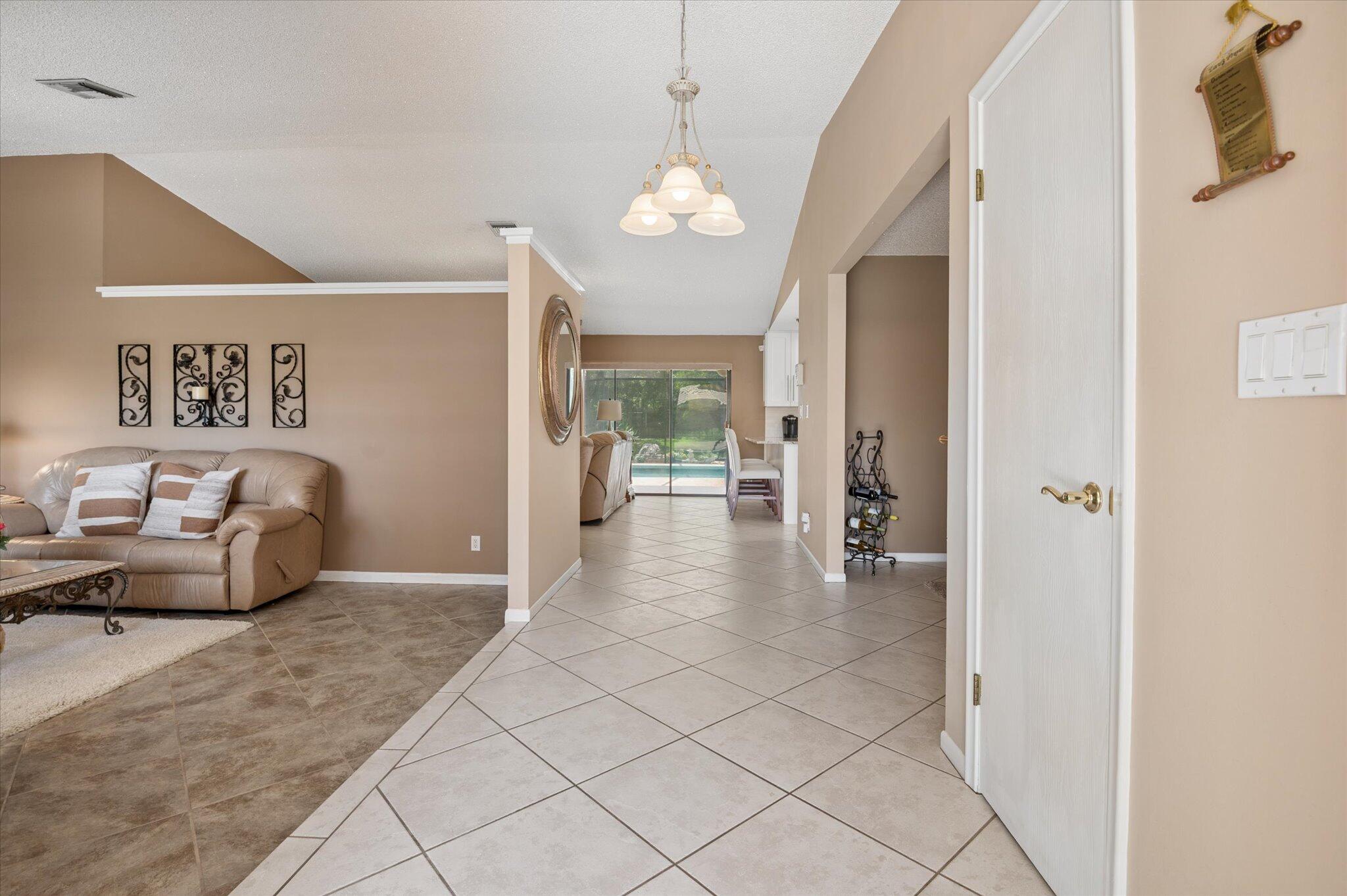 10884 NW 17TH Manor