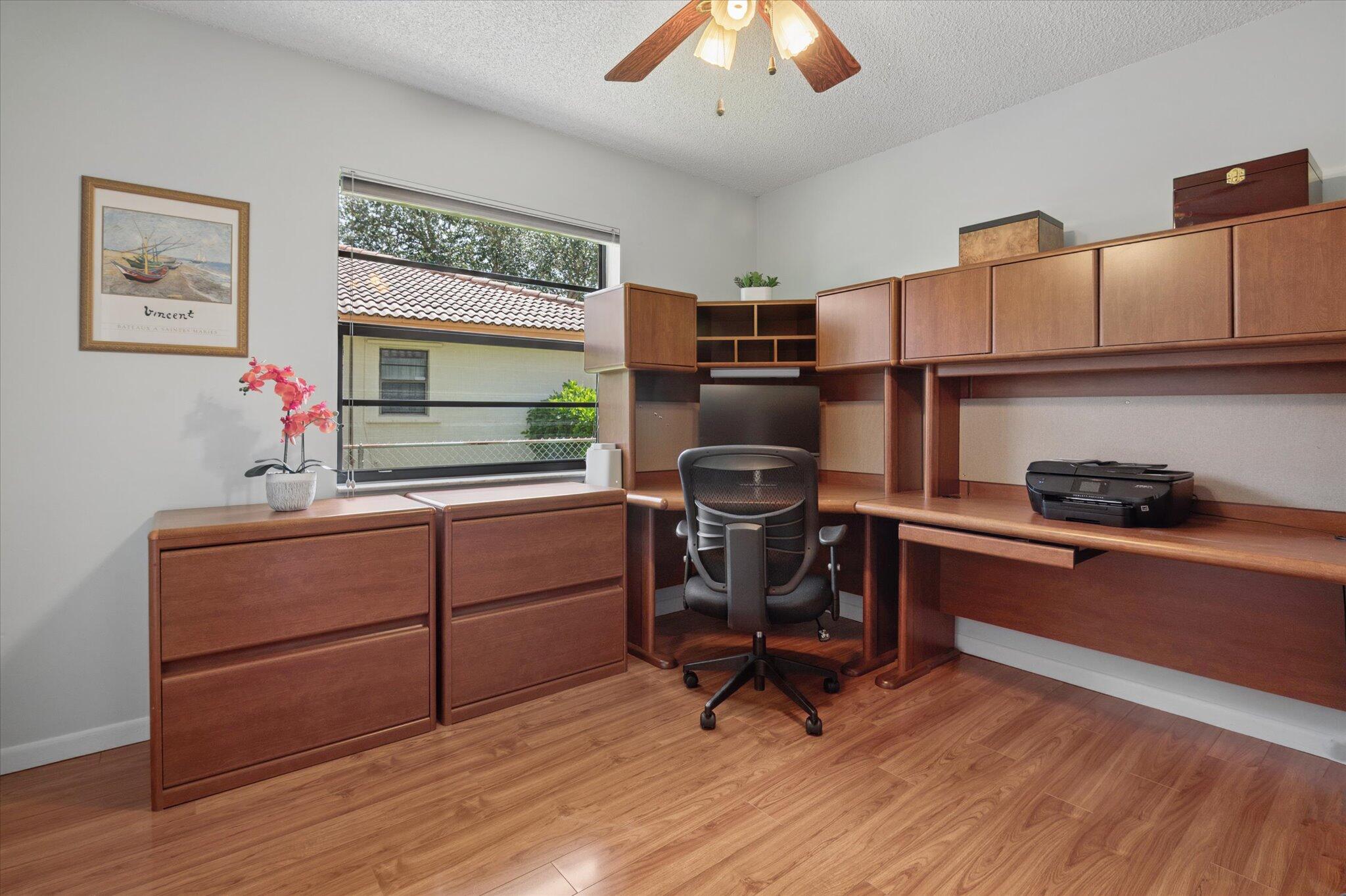 10884 NW 17TH Manor