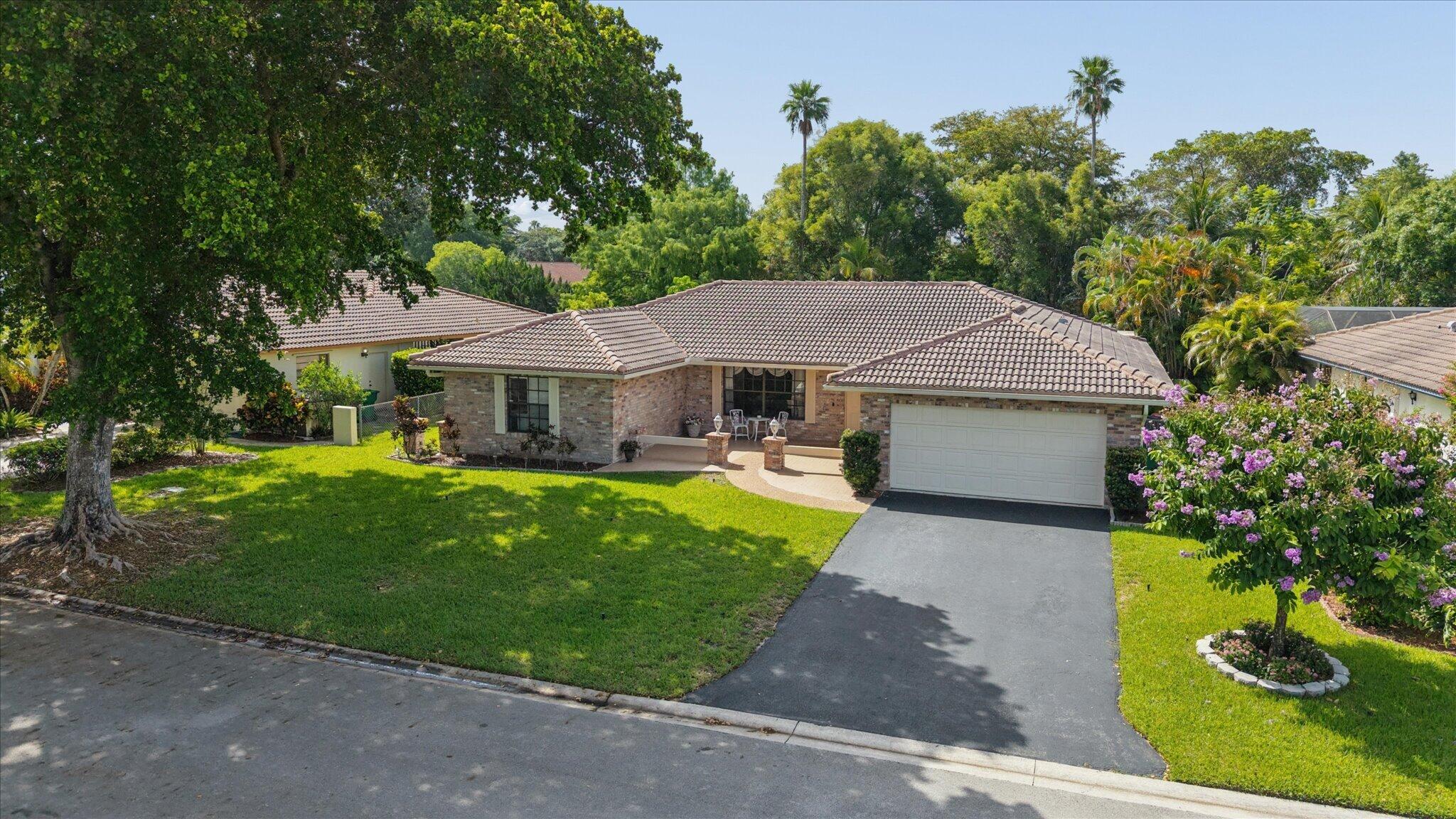 10884 NW 17TH Manor