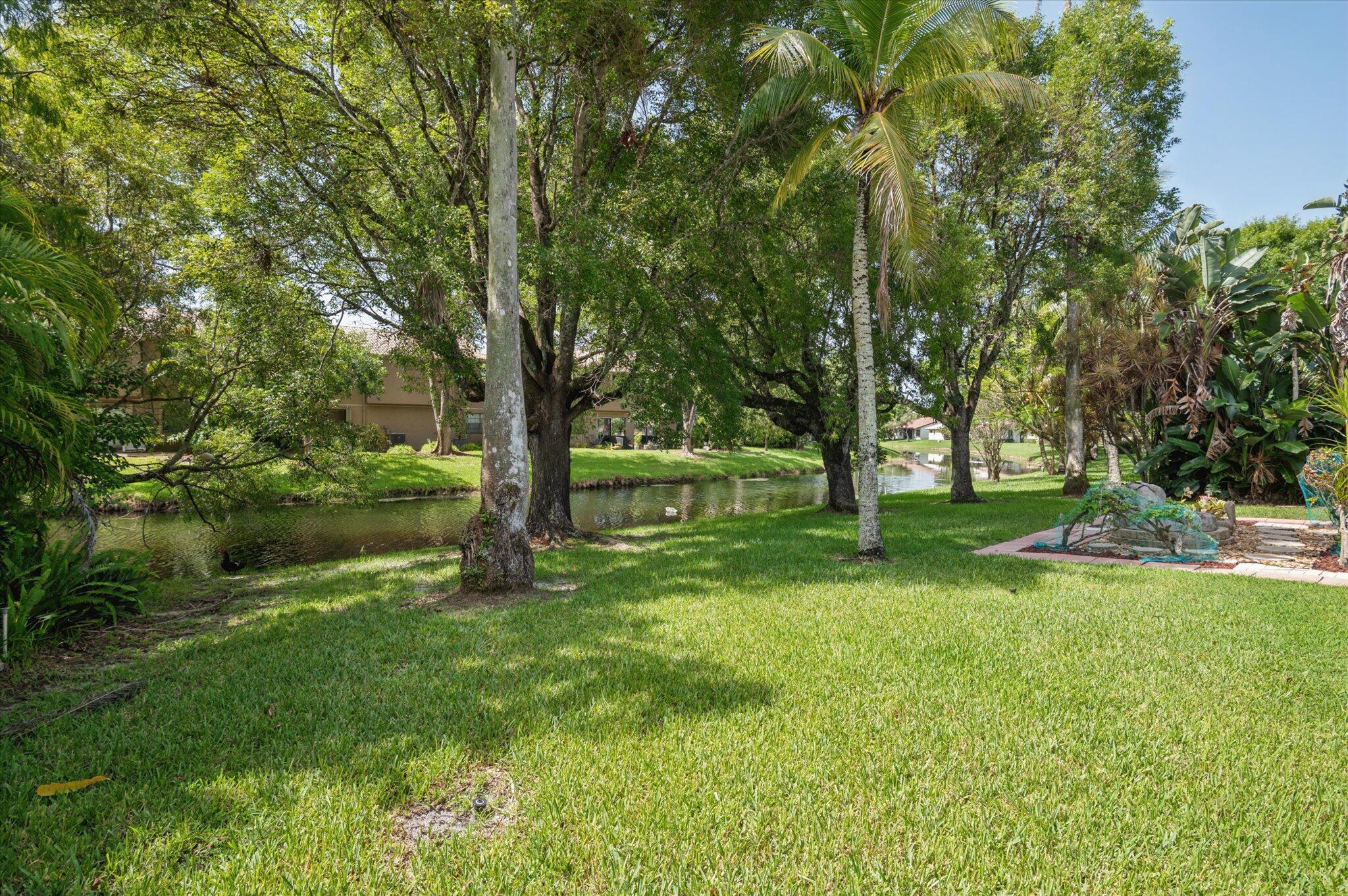 10884 NW 17TH Manor