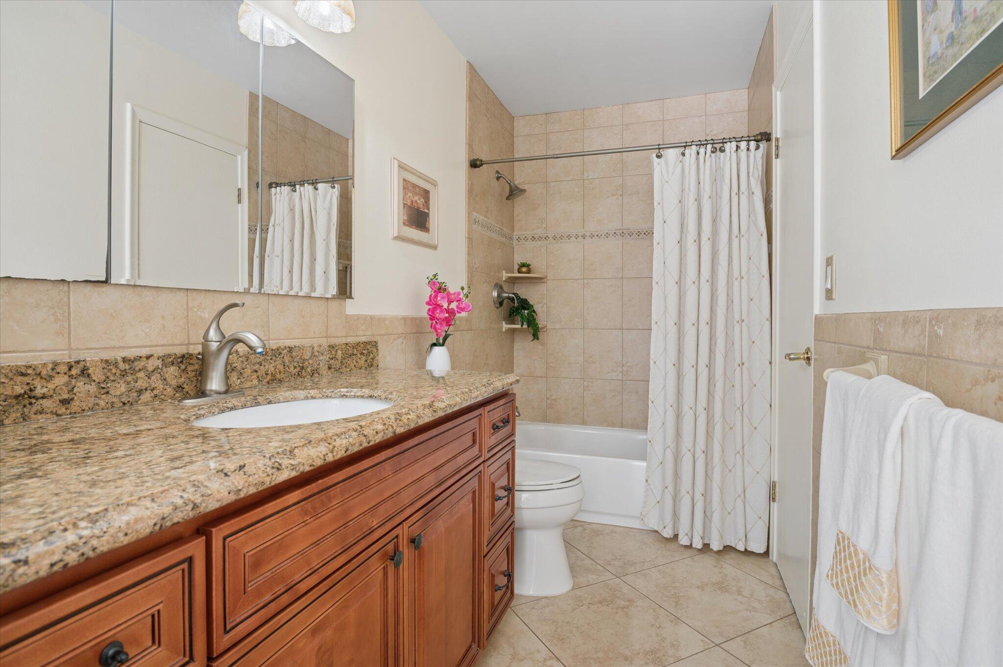 10884 NW 17TH Manor