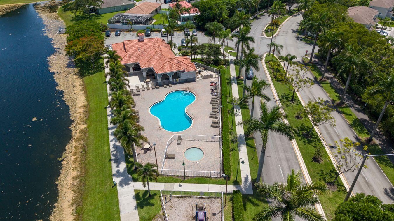 1130 SW 44th Avenue