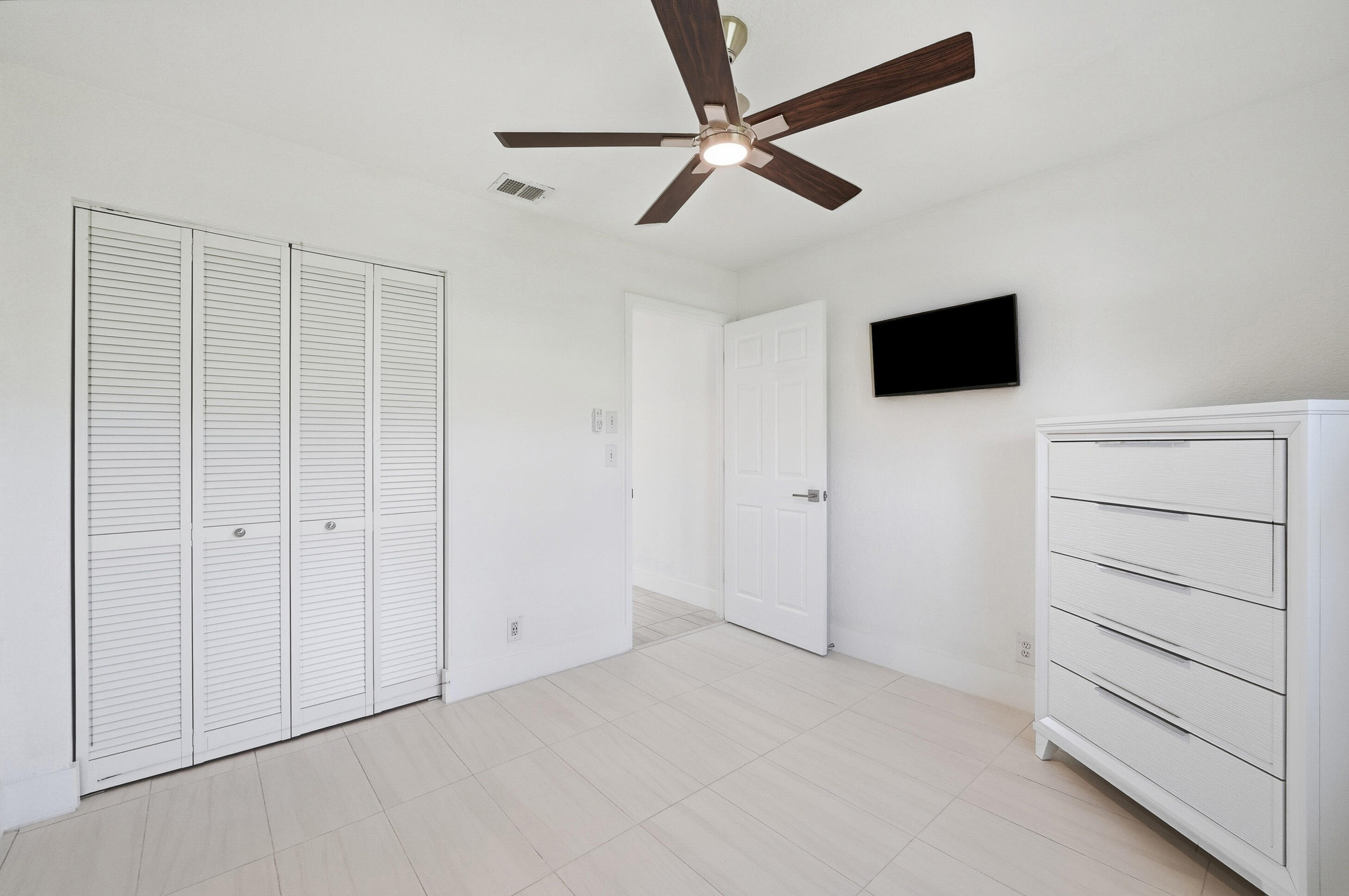 25 CEDAR Circle