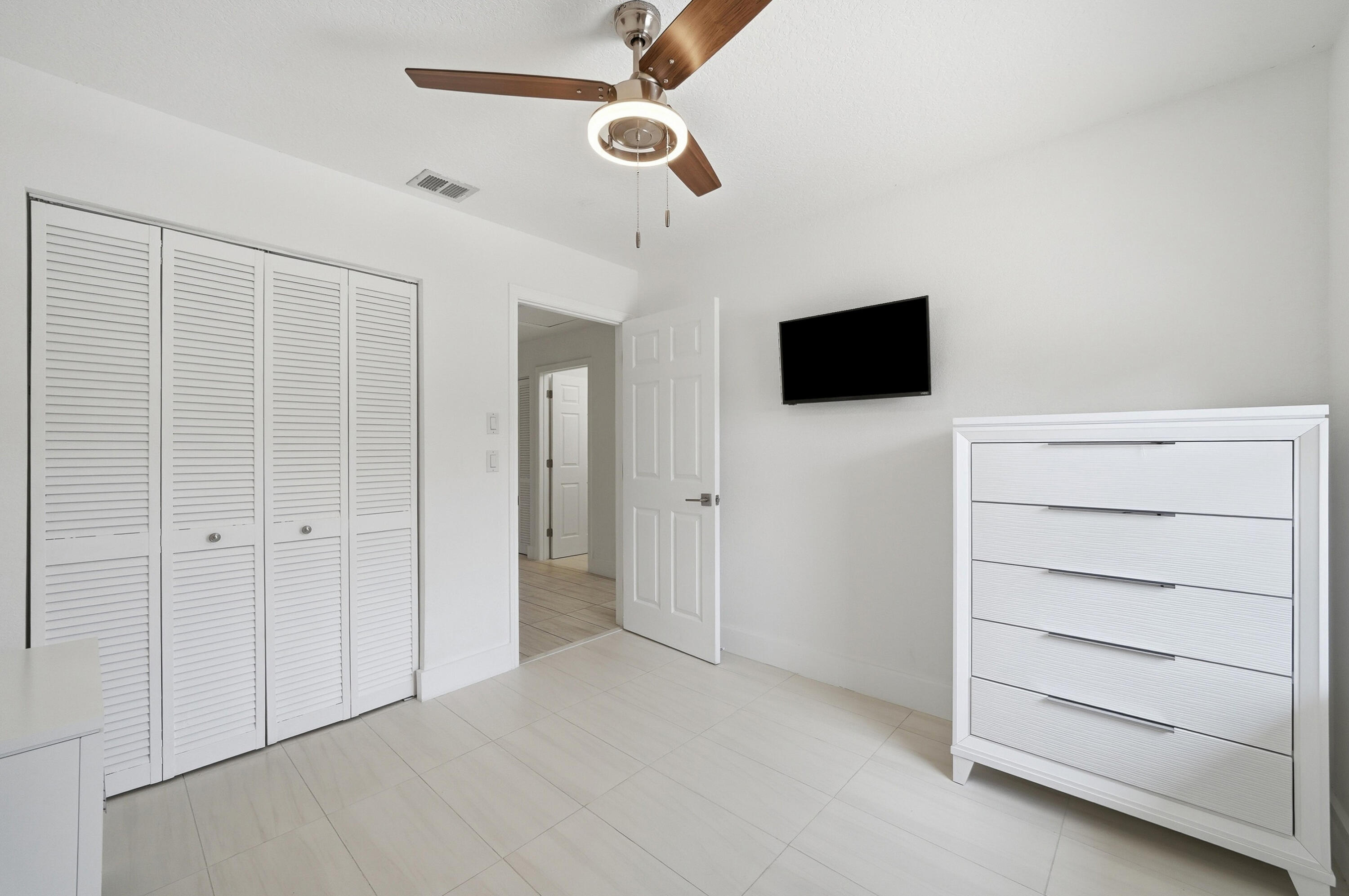 25 CEDAR Circle