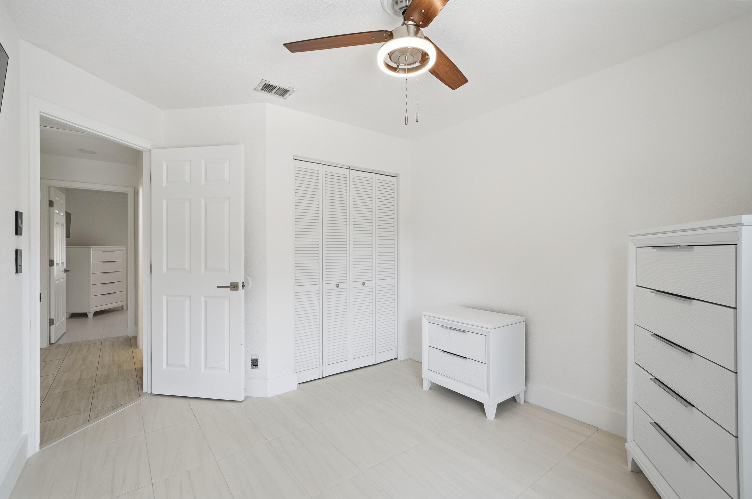 25 CEDAR Circle