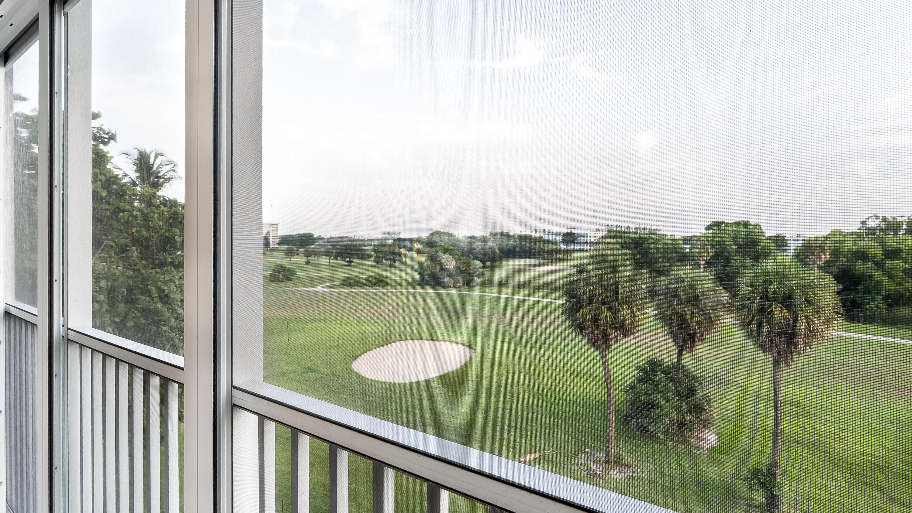 3000 N PALM AIRE Drive 407