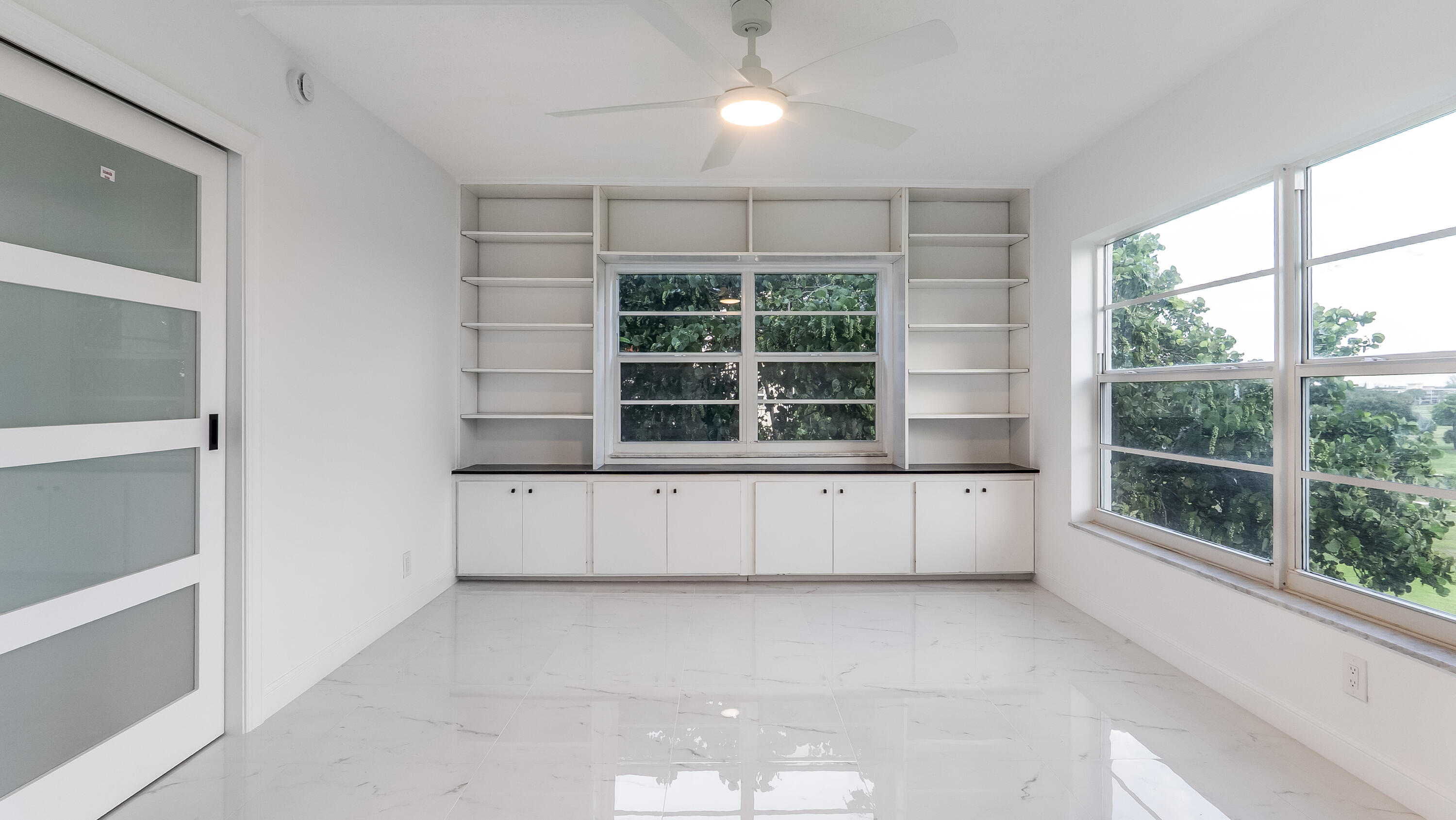 3000 N PALM AIRE Drive 407