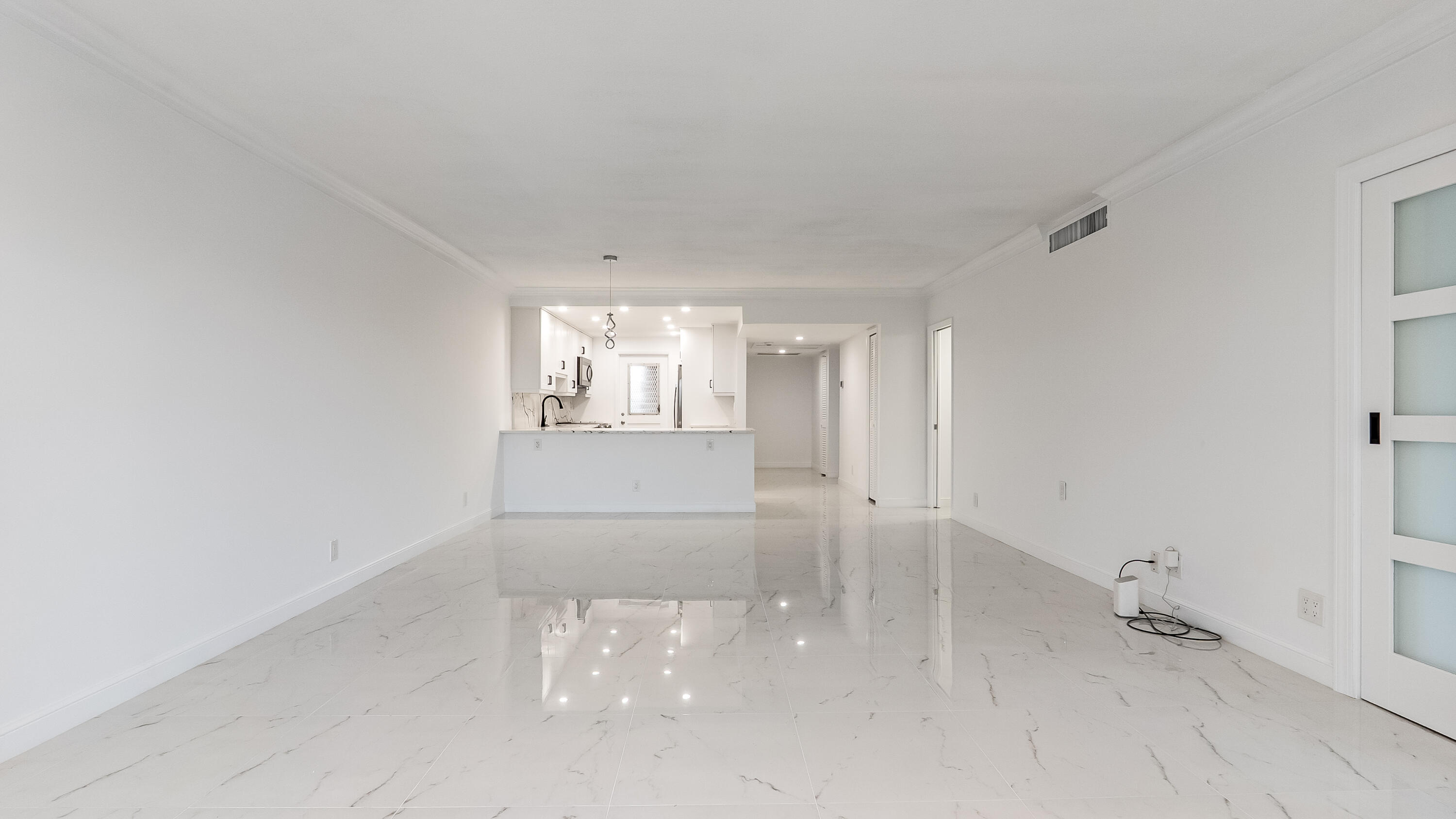 3000 N PALM AIRE Drive 407