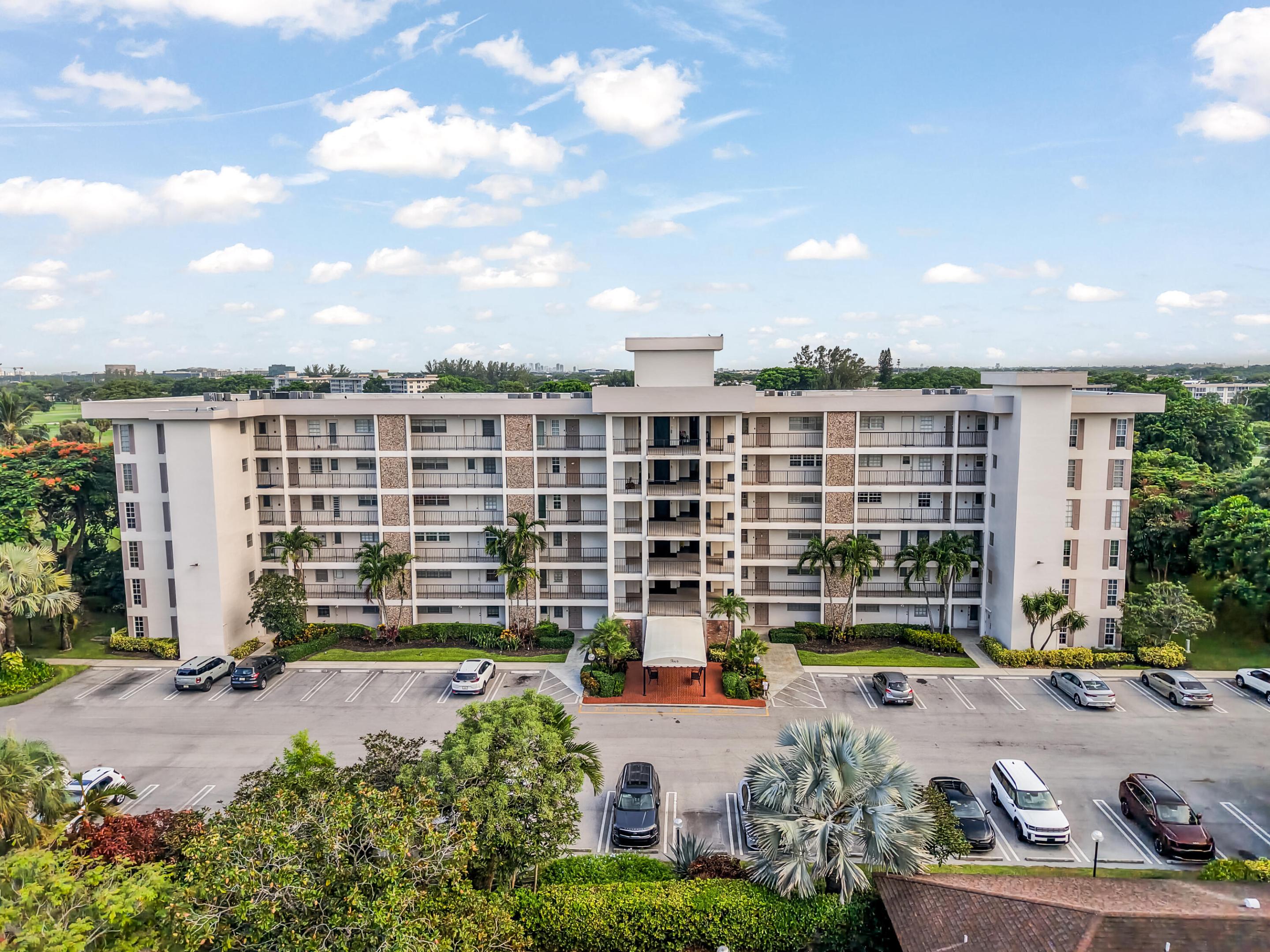 3000 N PALM AIRE Drive 407