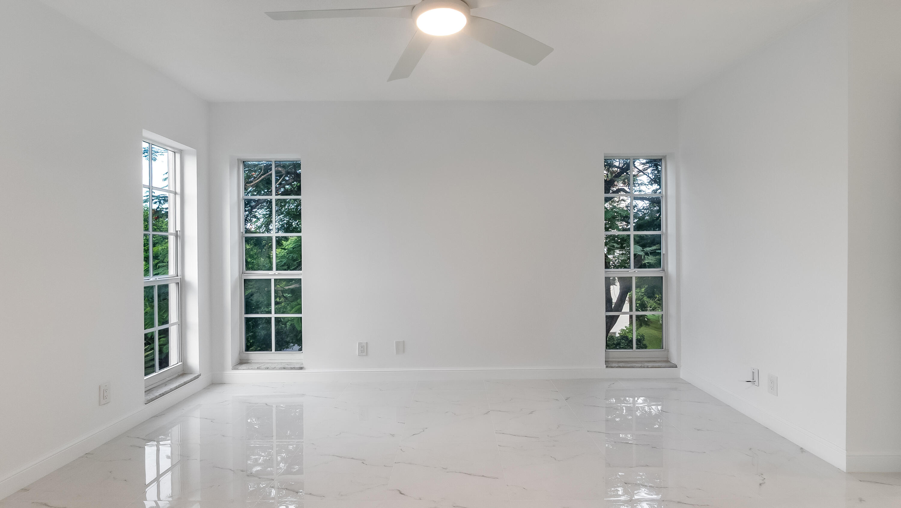 3000 N PALM AIRE Drive 407