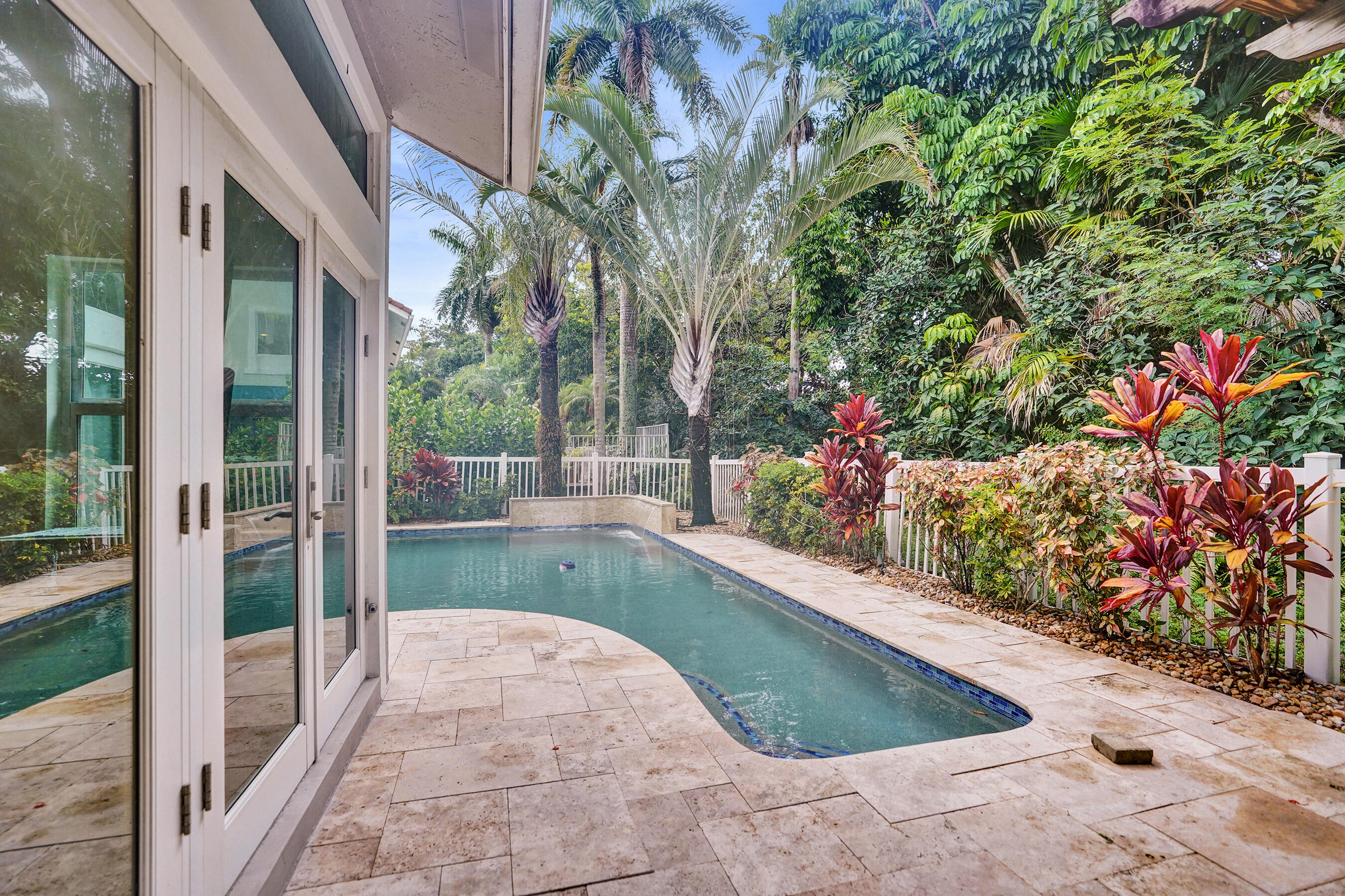 6400 NW 57TH Lane
