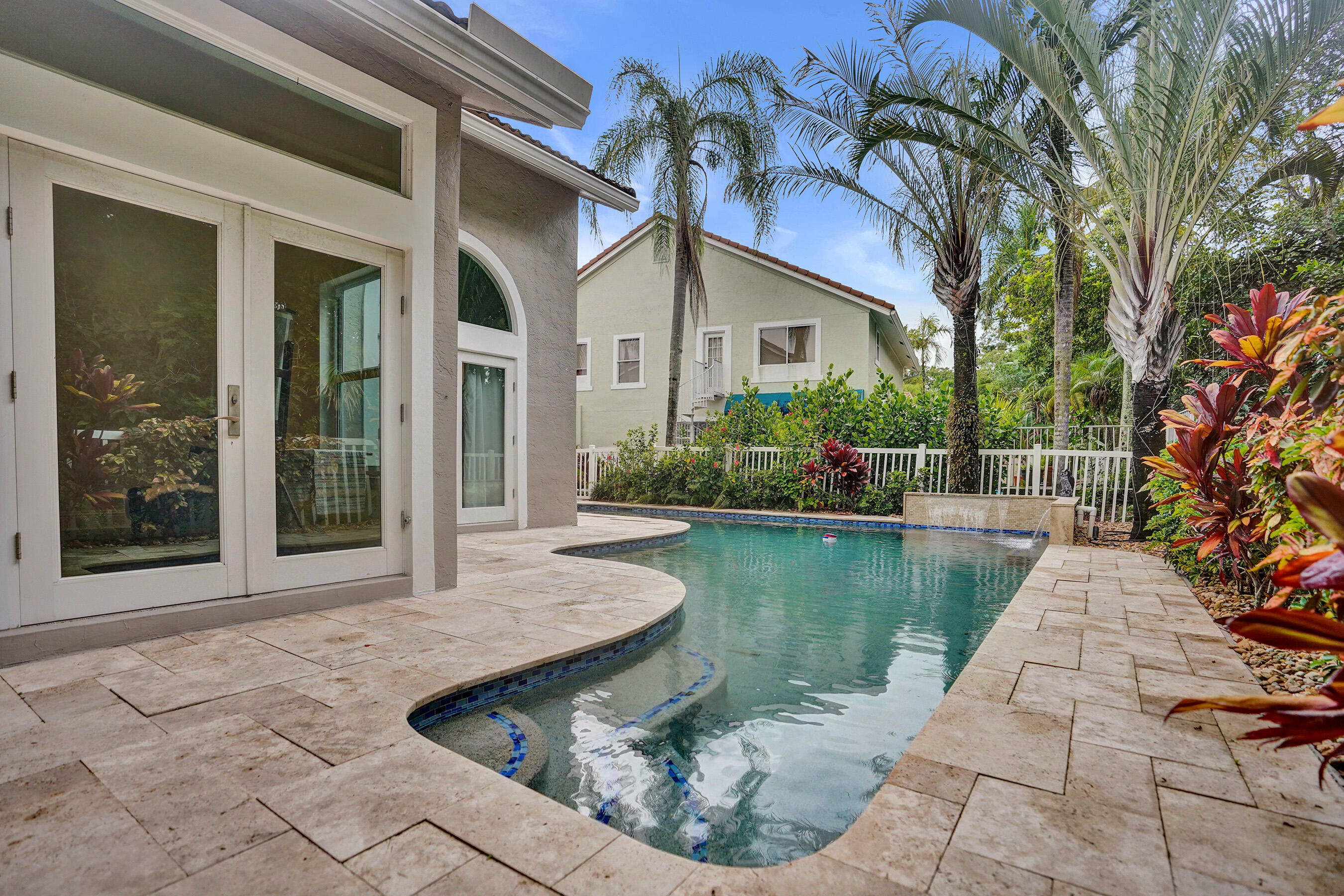 6400 NW 57TH Lane