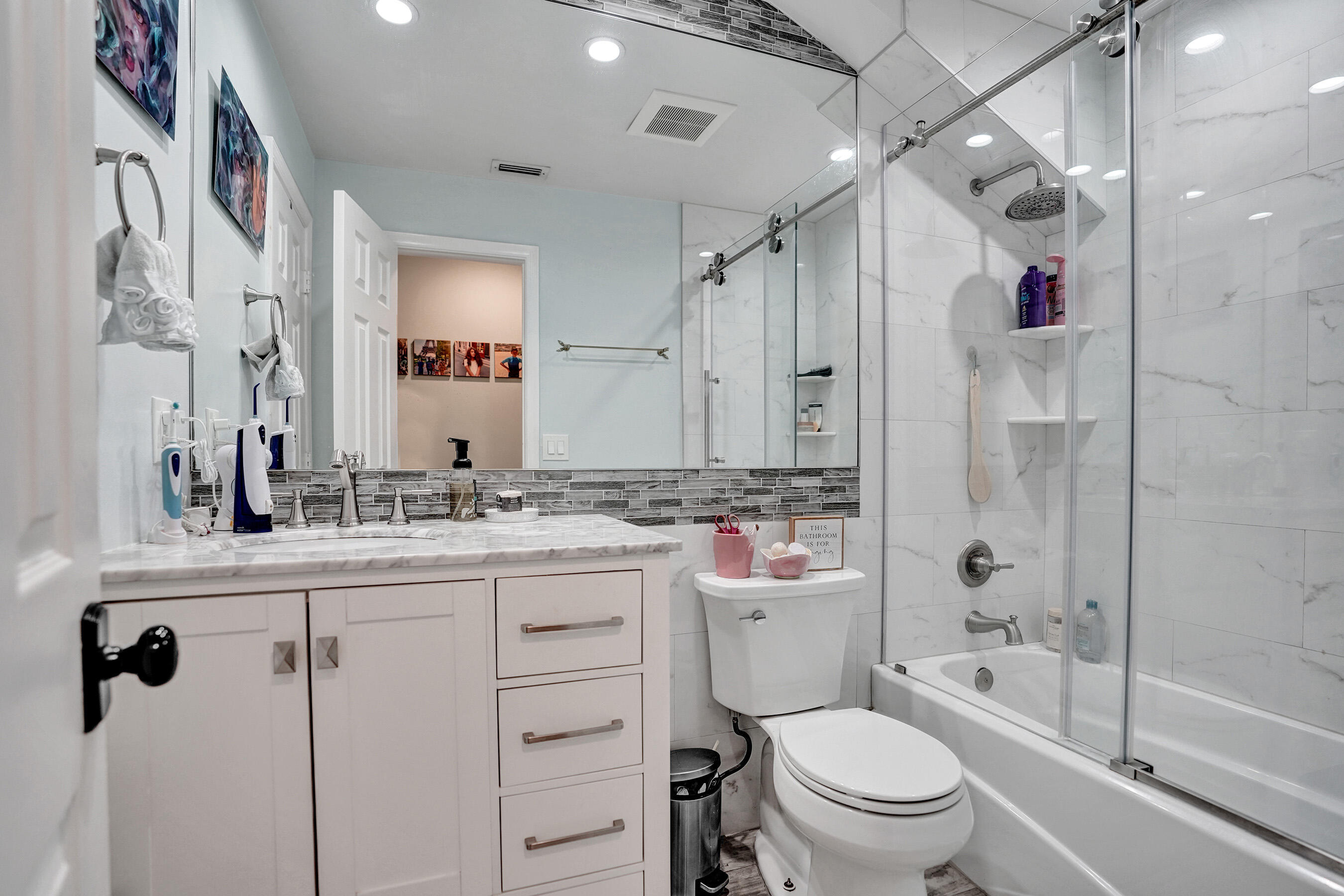 6400 NW 57TH Lane