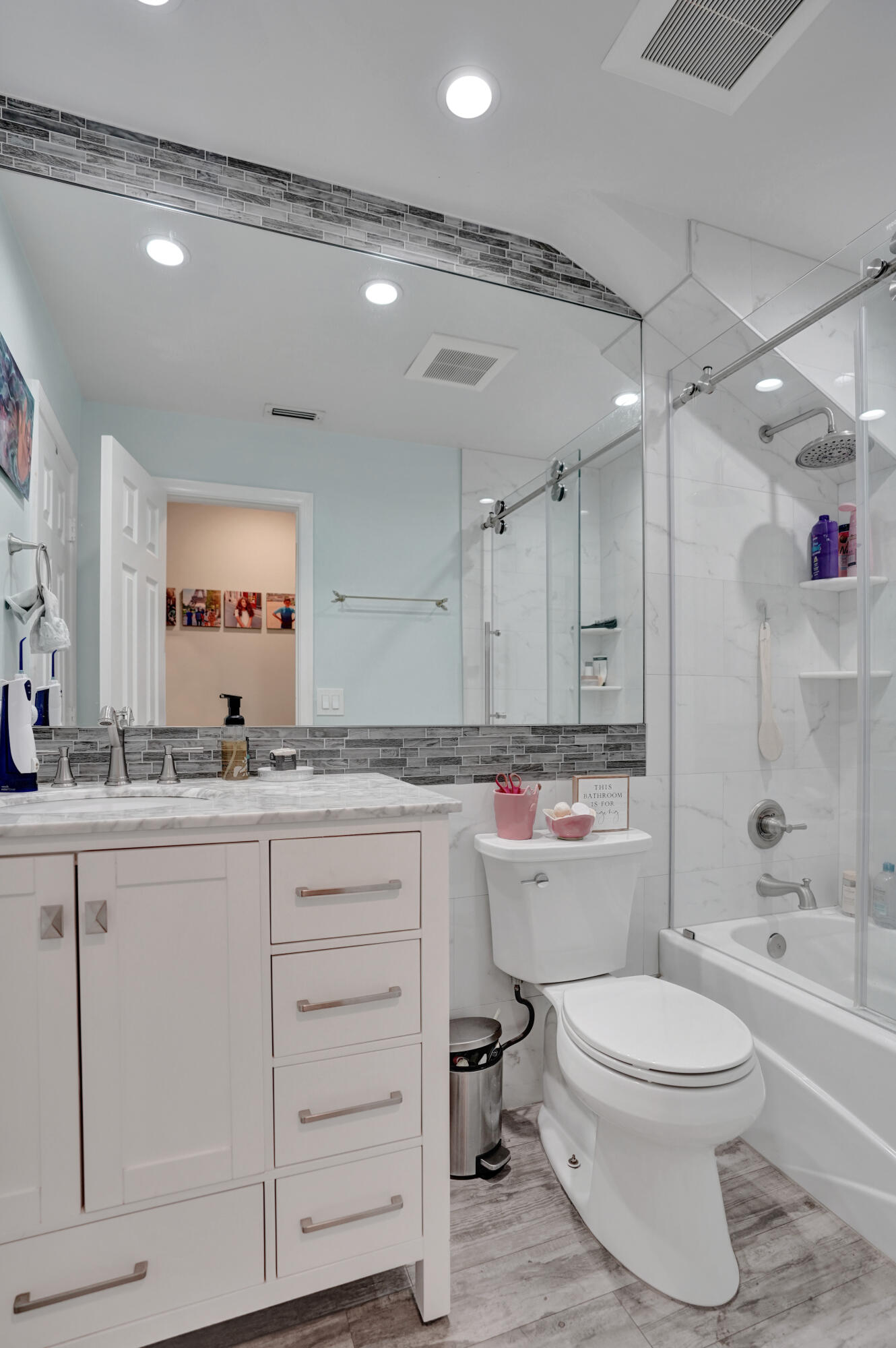 6400 NW 57TH Lane