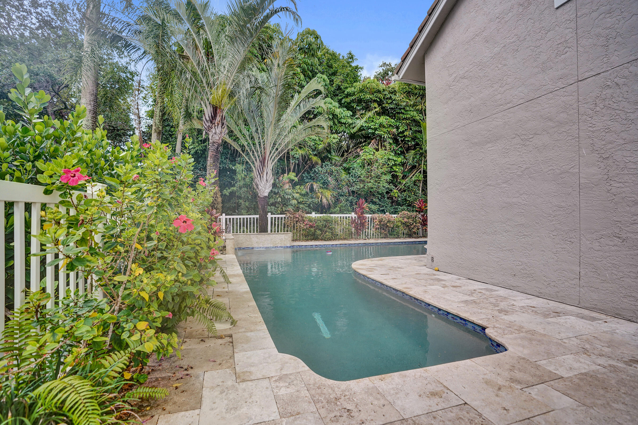 6400 NW 57TH Lane