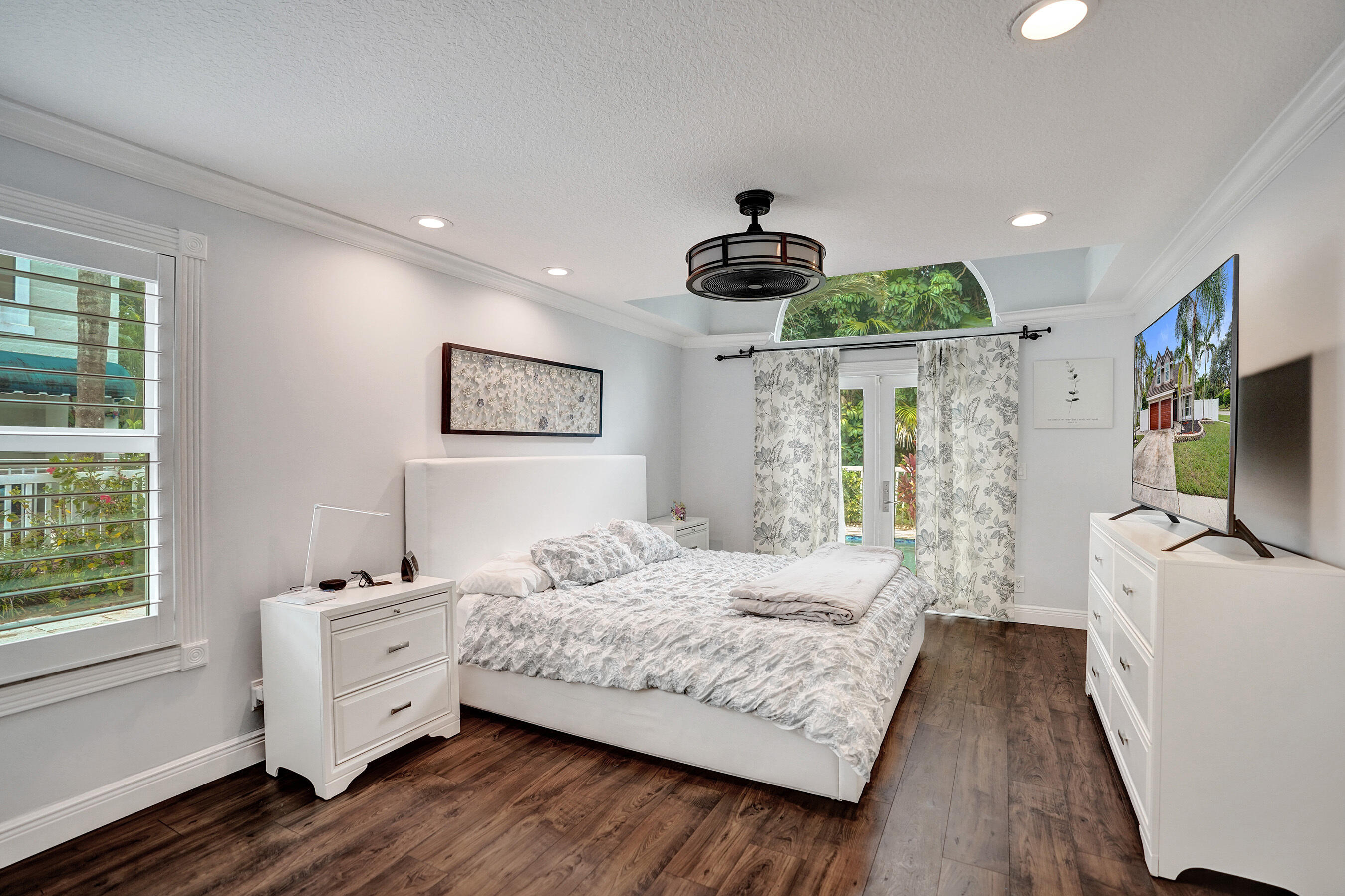 6400 NW 57TH Lane