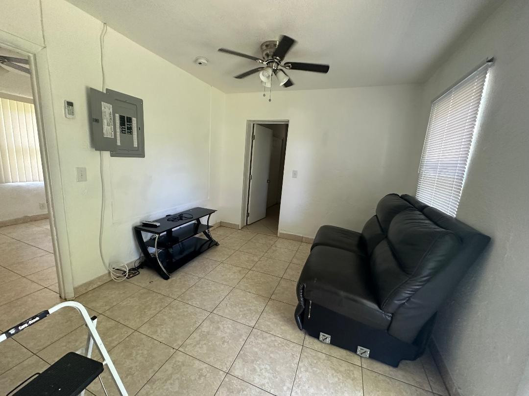 705 NE 3RD Street 2