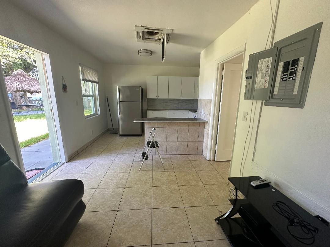 705 NE 3RD Street 2