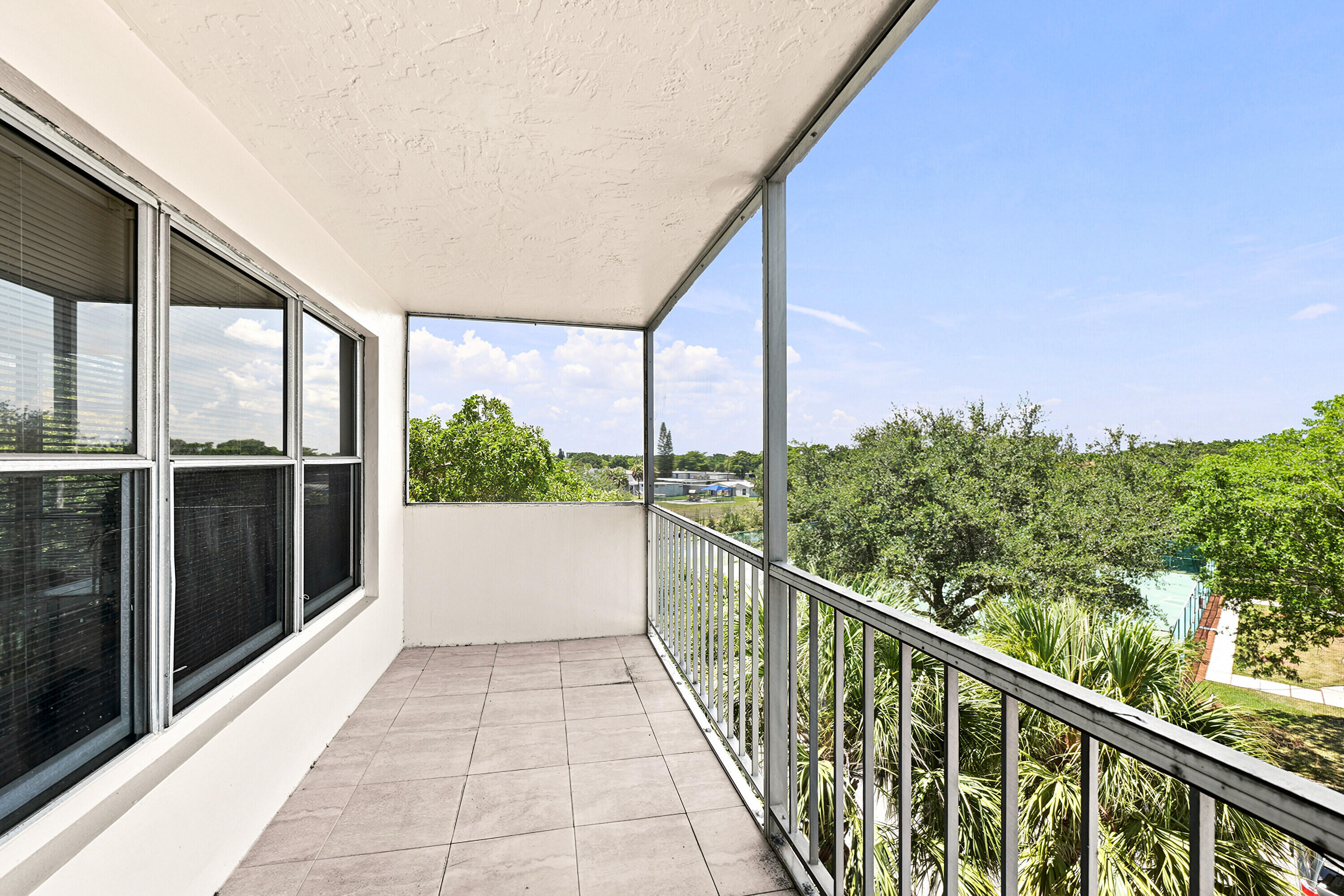 10777 W Sample Road 407