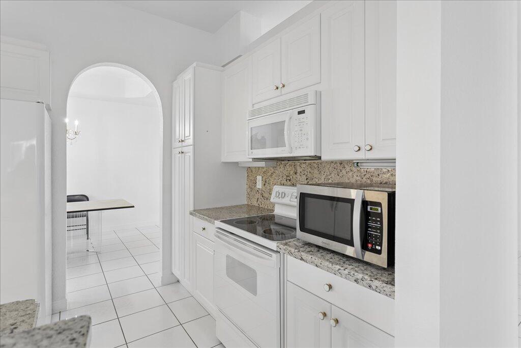 7937 EXETER Circle E 102