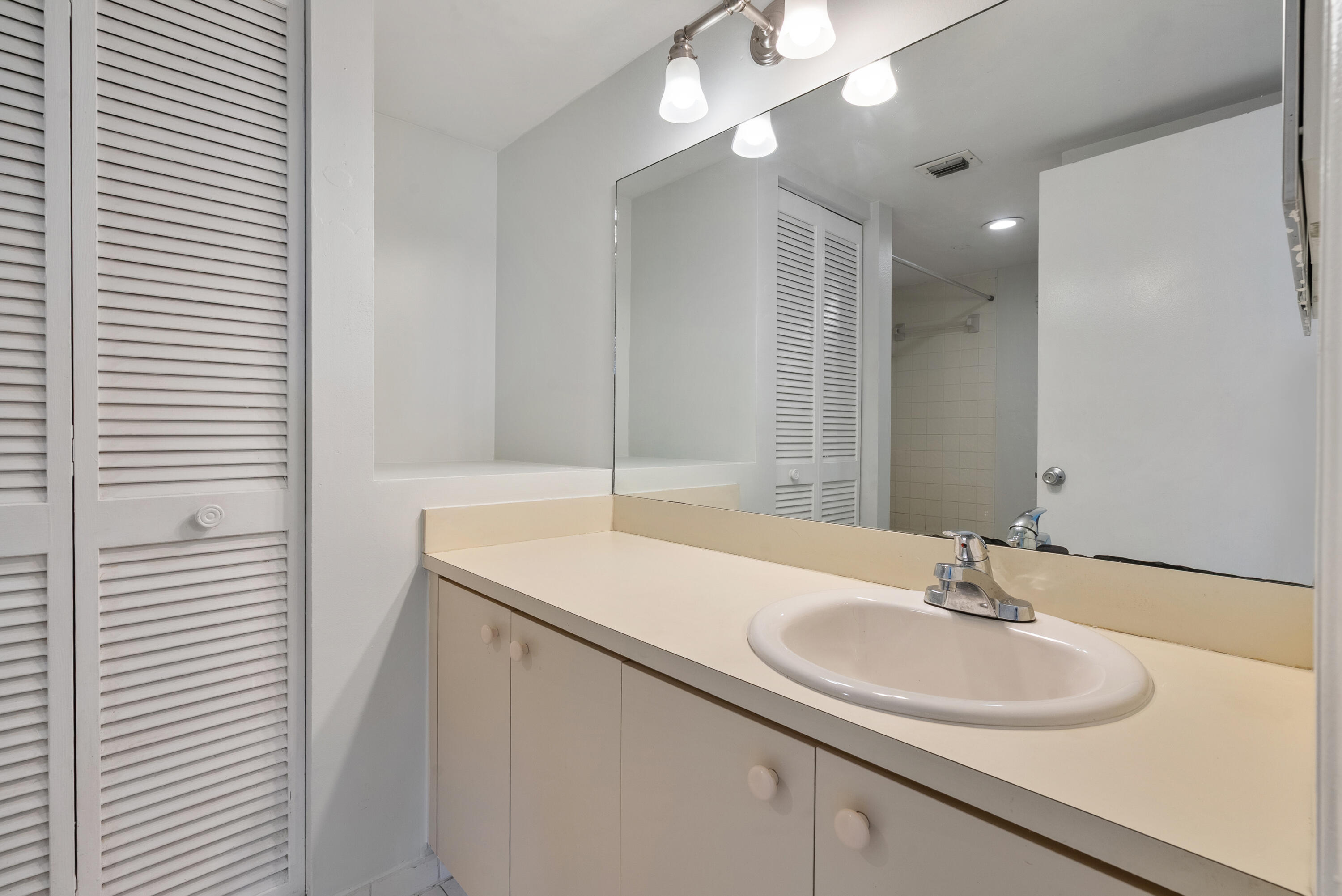 701 NW 19TH Street 306