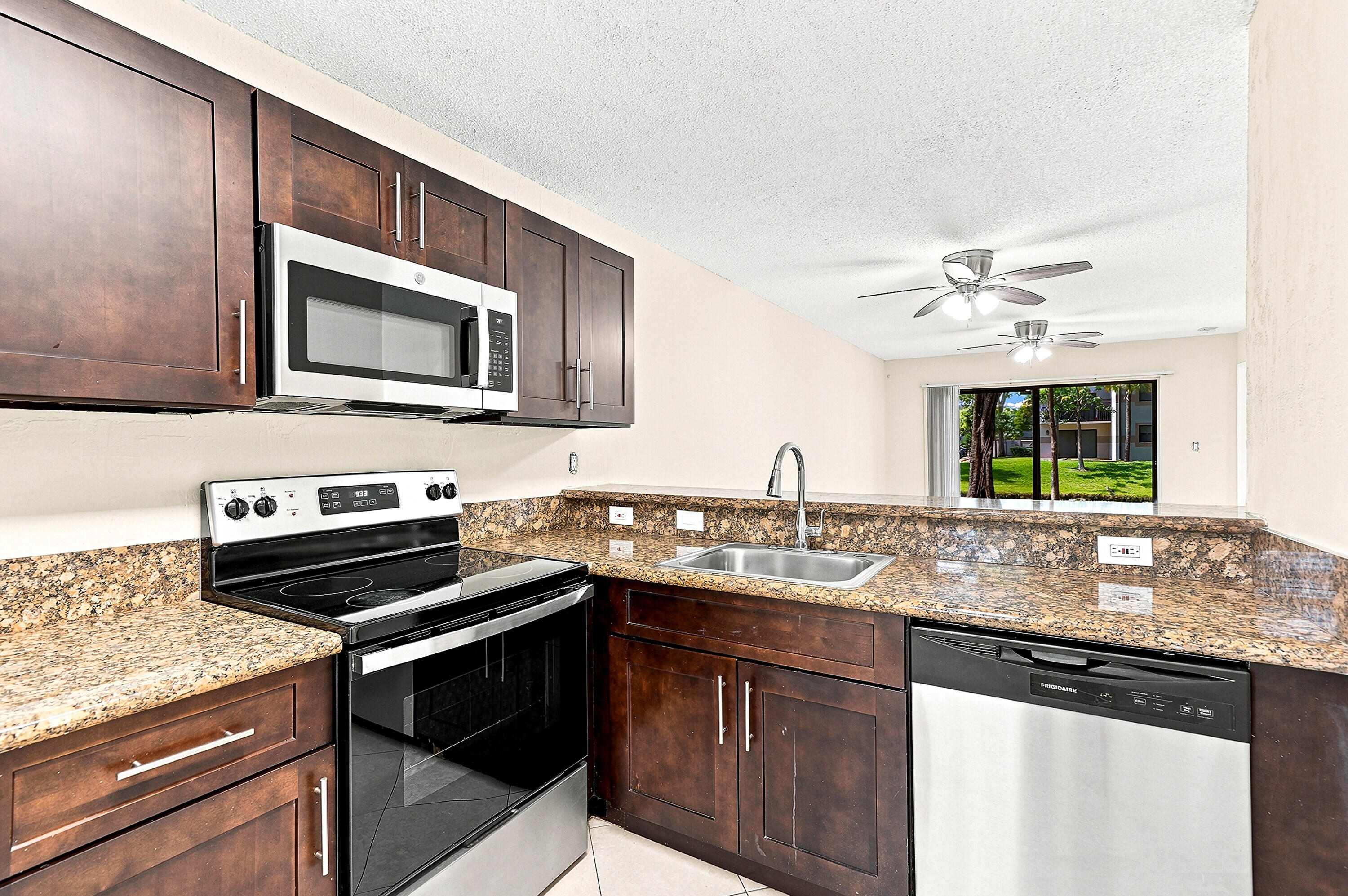 9938 NOB HILL Lane 9938