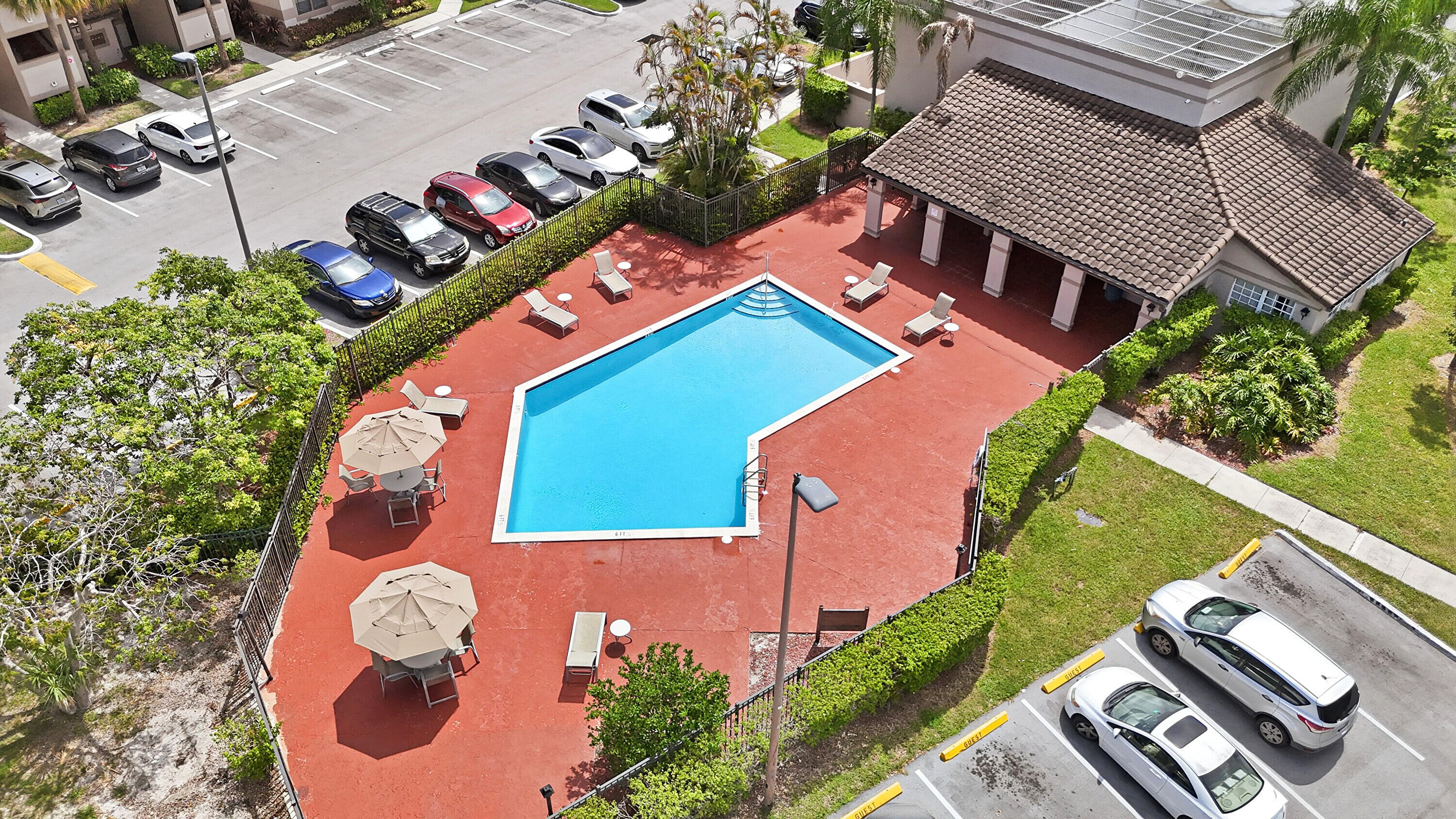 9938 NOB HILL Lane 9938