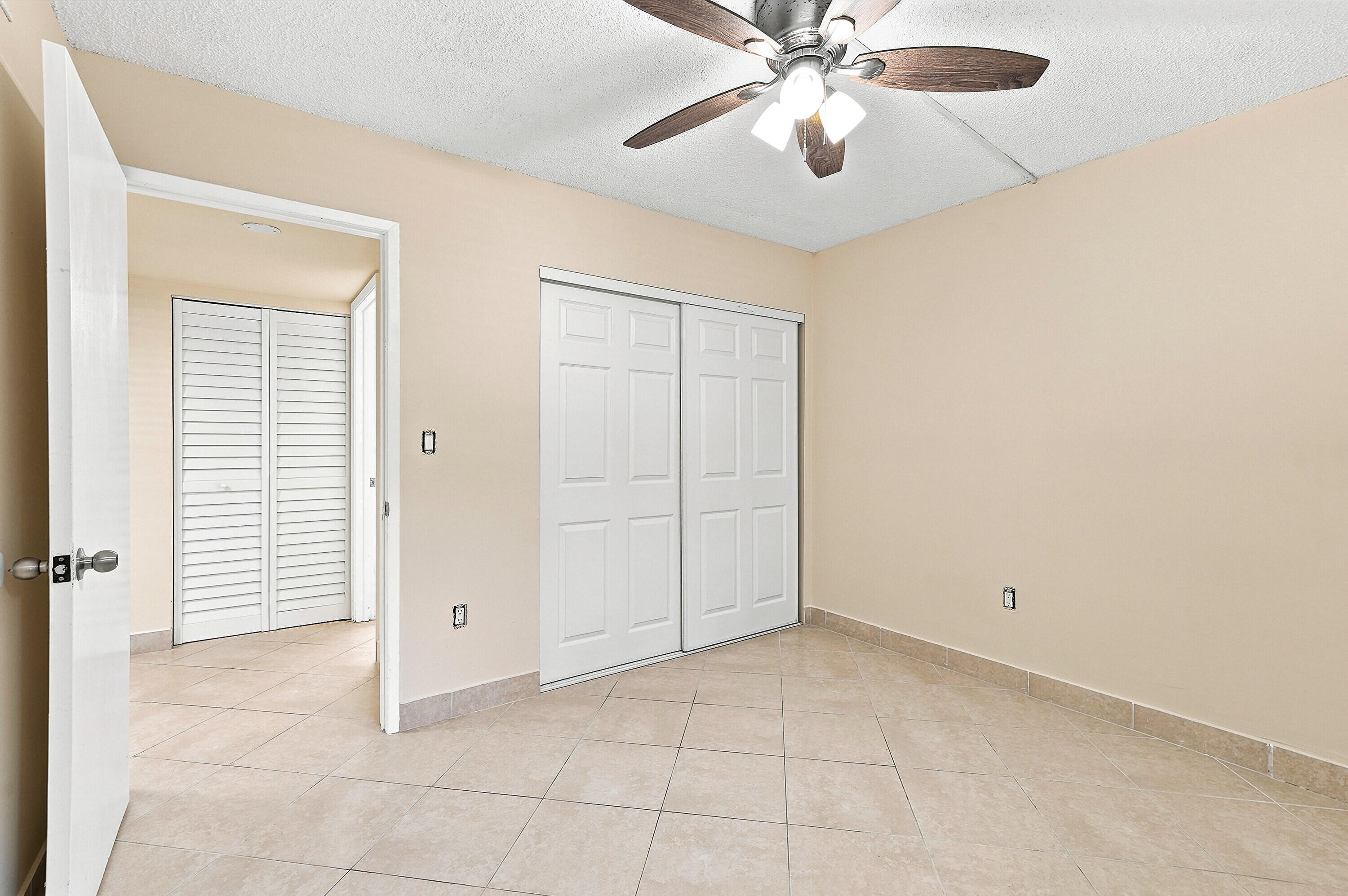 9938 NOB HILL Lane 9938
