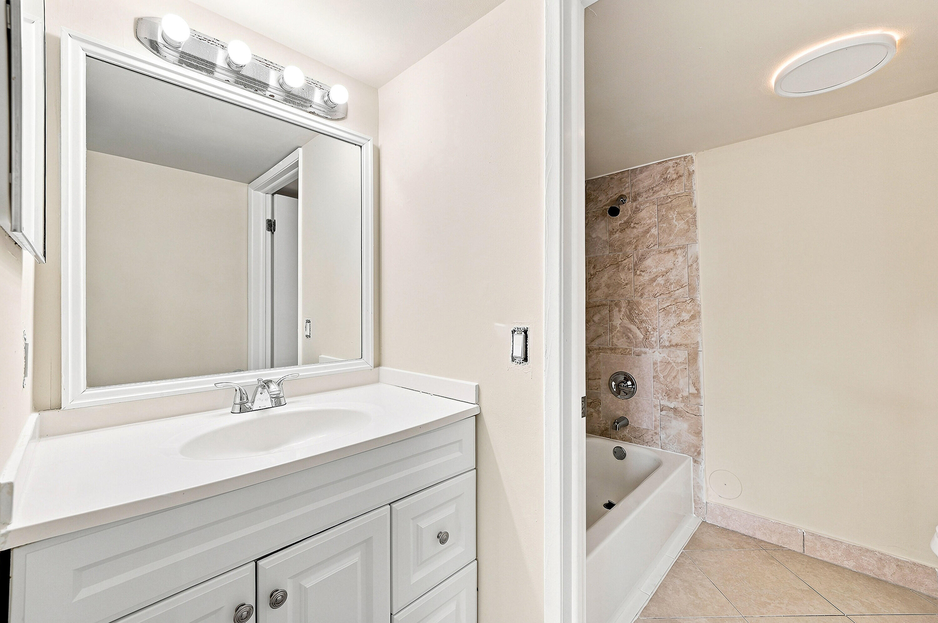 9938 NOB HILL Lane 9938