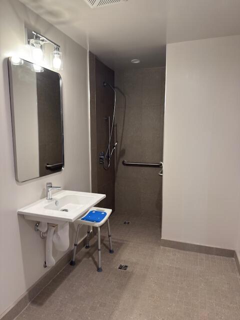 11 NE 6TH Street 2215