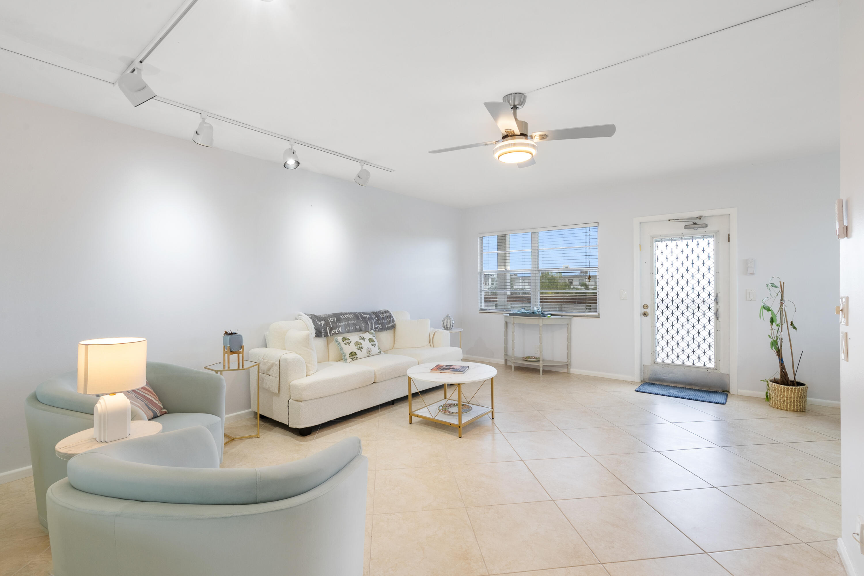 4060 CORNWALL C