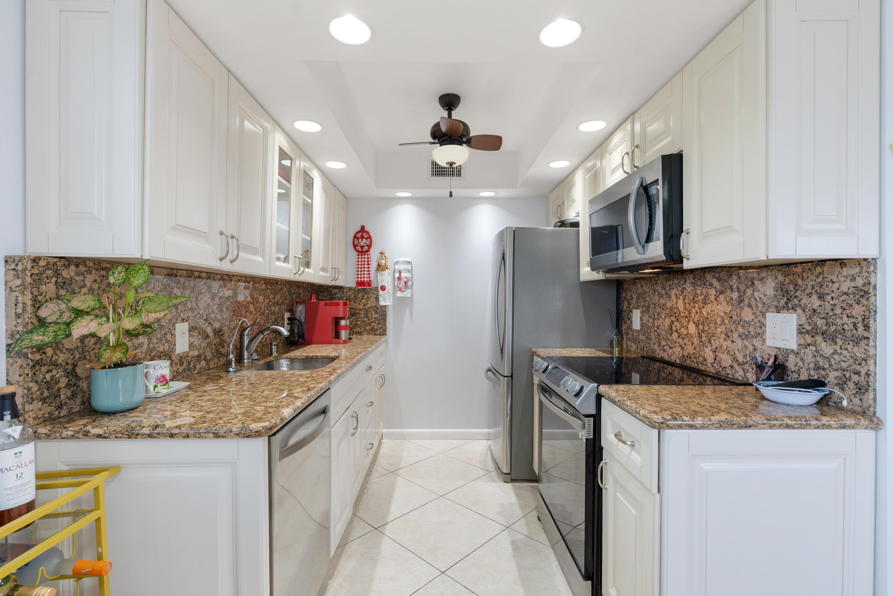 4060 CORNWALL C