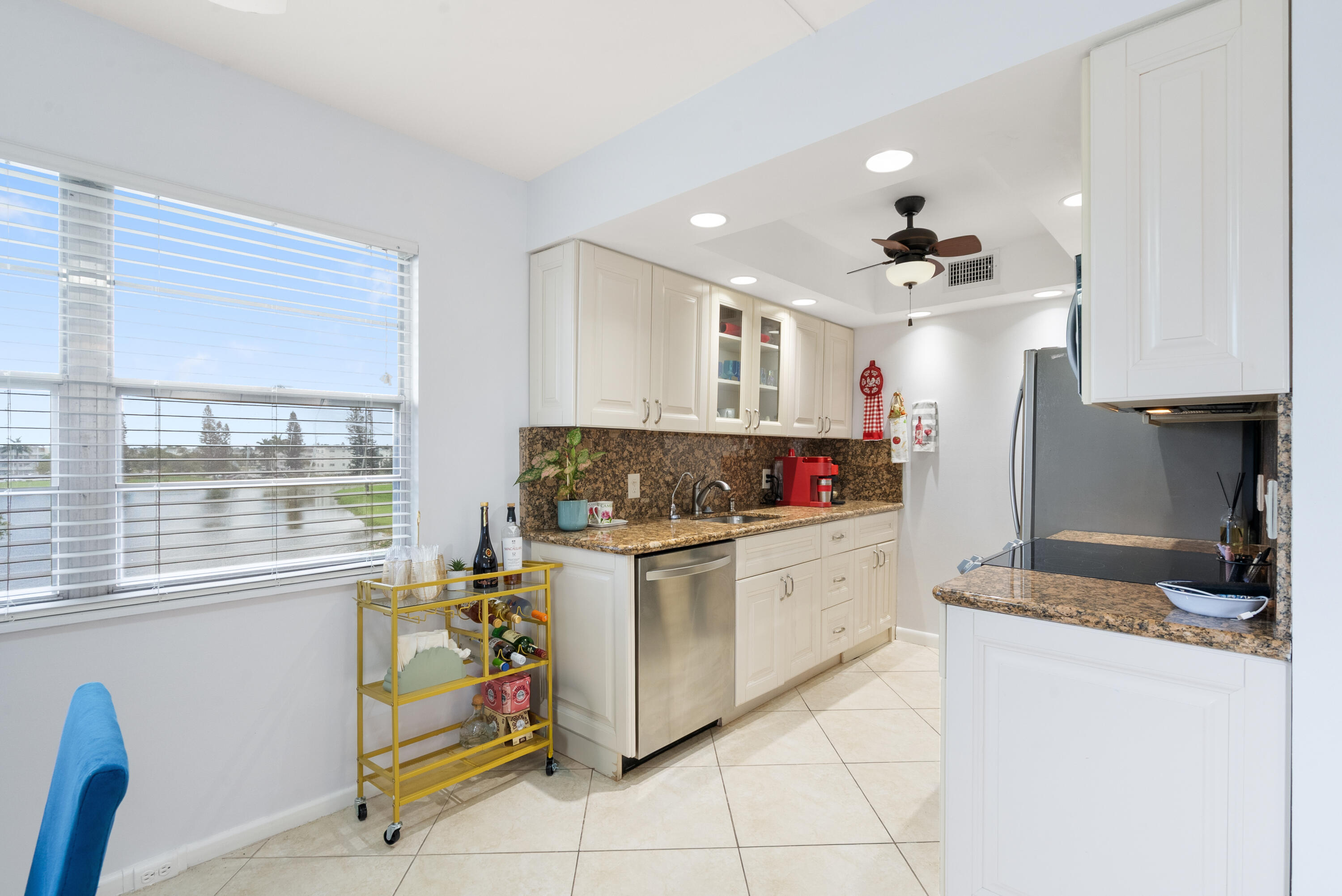 4060 CORNWALL C