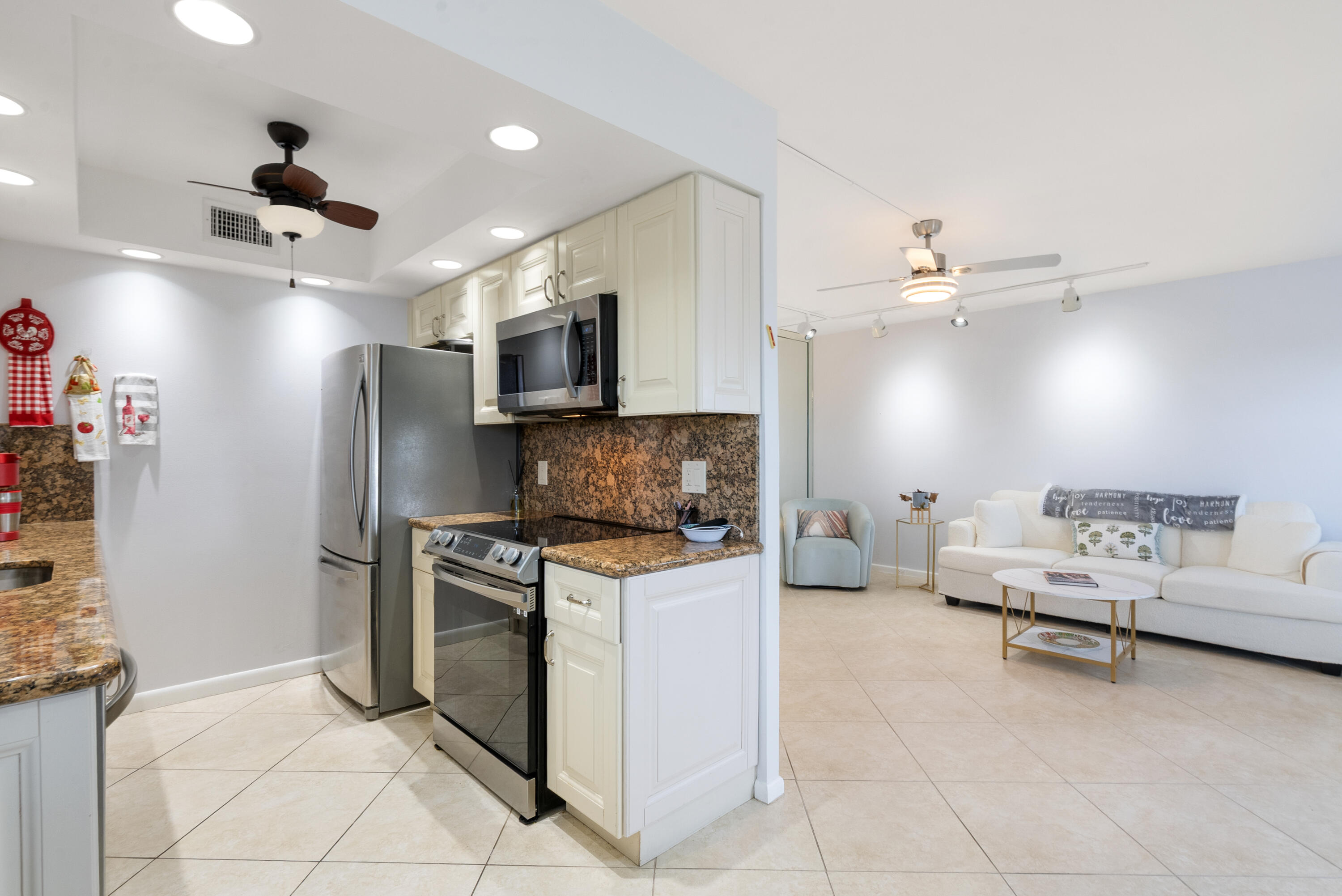 4060 CORNWALL C