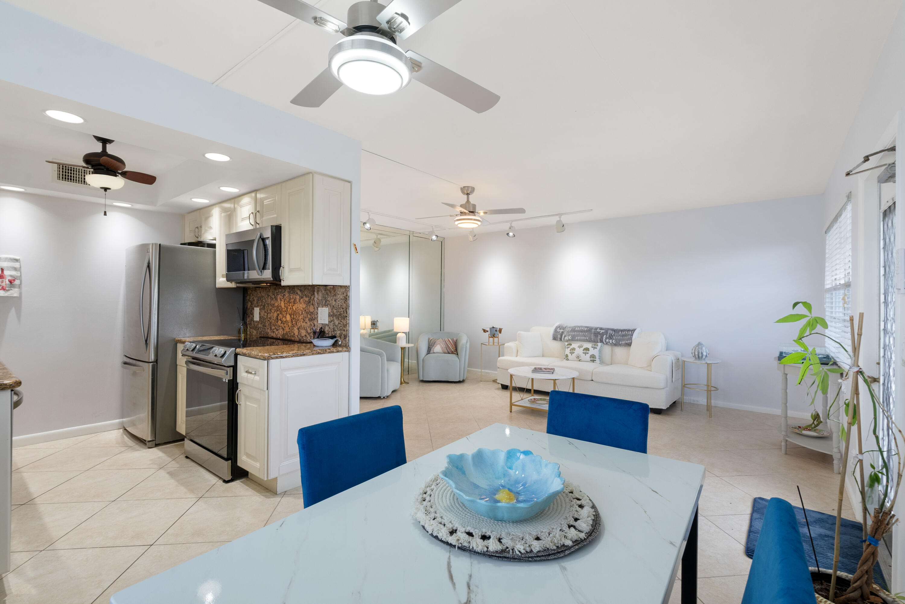 4060 CORNWALL C