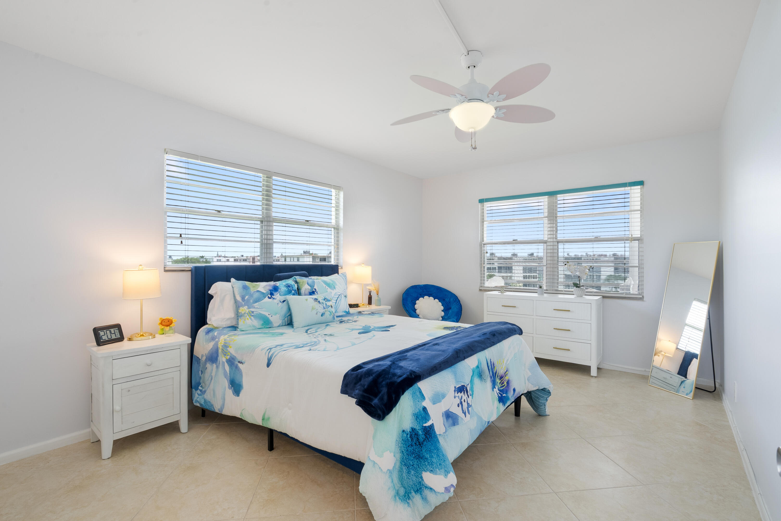 4060 CORNWALL C