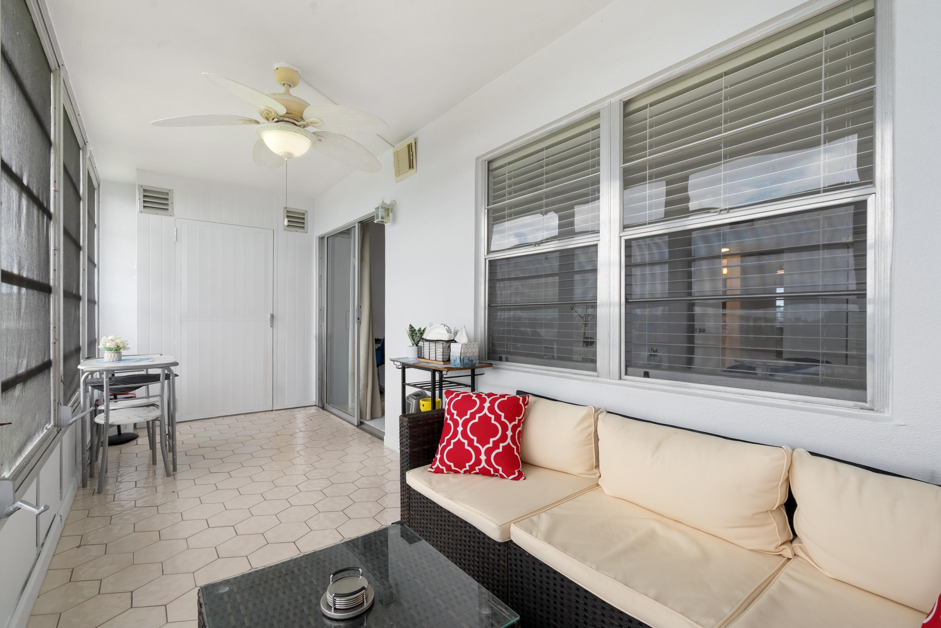 4060 CORNWALL C