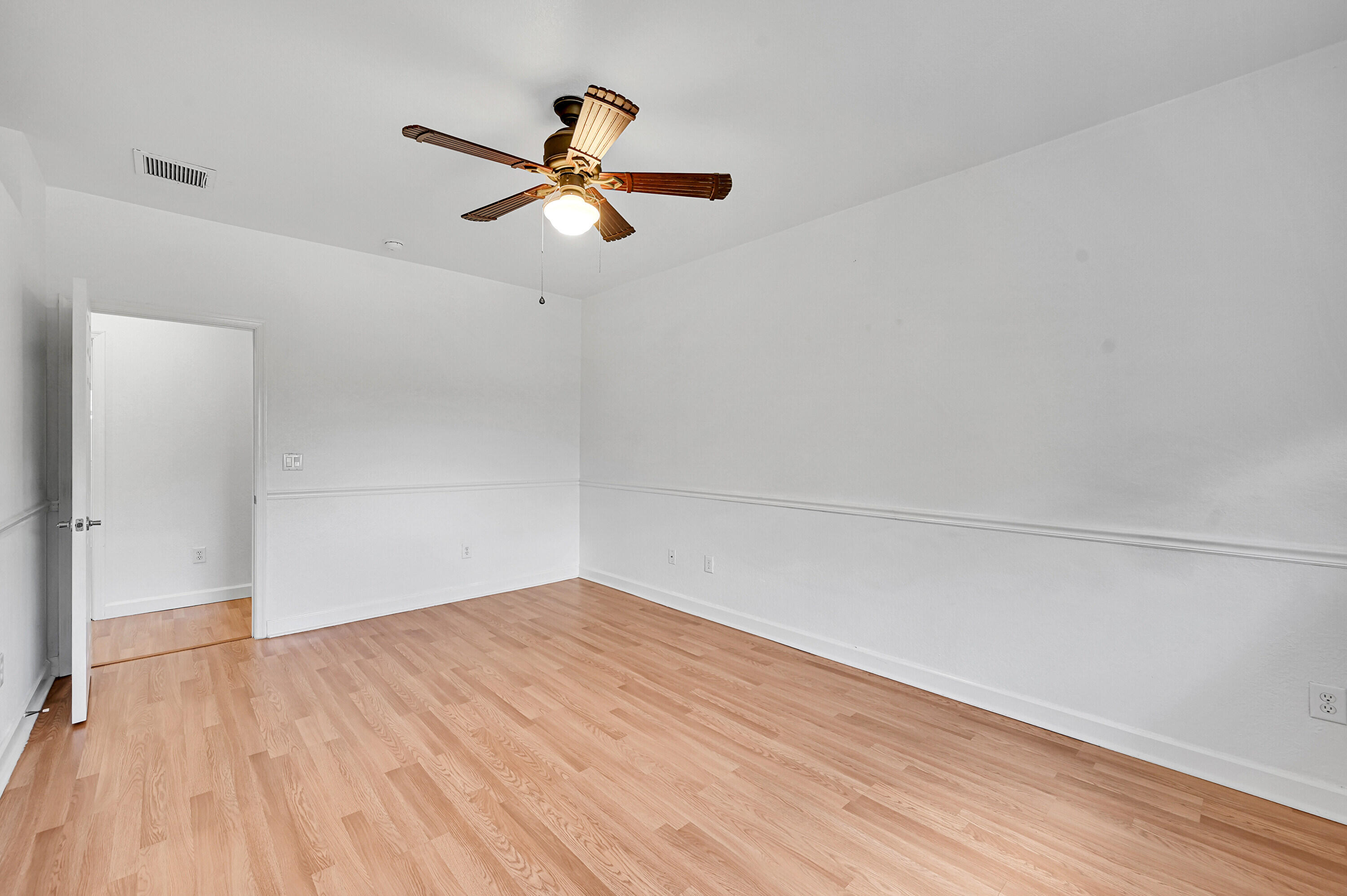 453 NE 1ST Street
