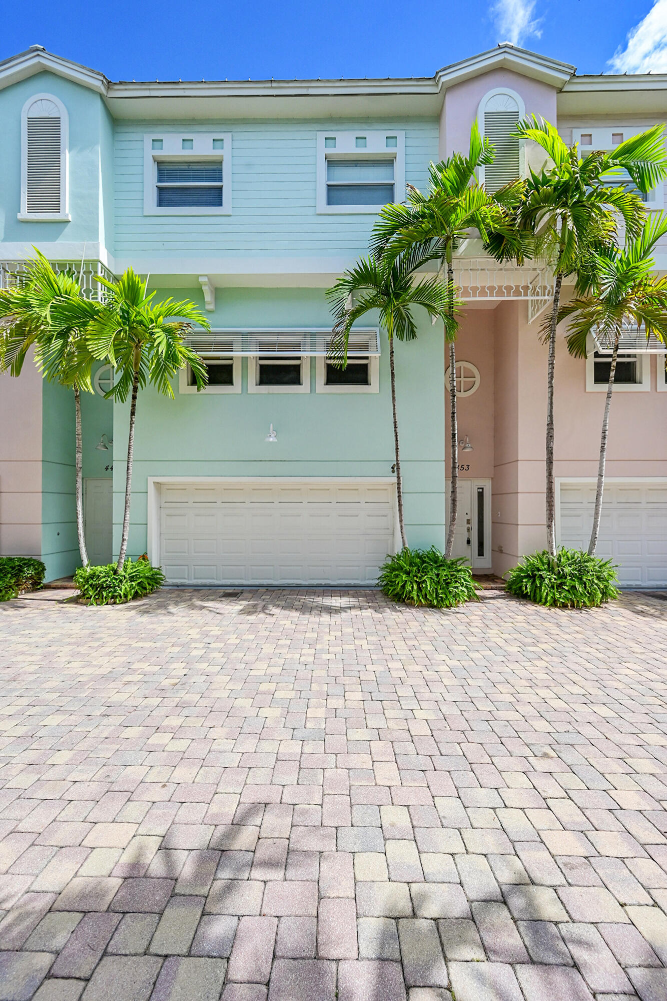 453 NE 1ST Street
