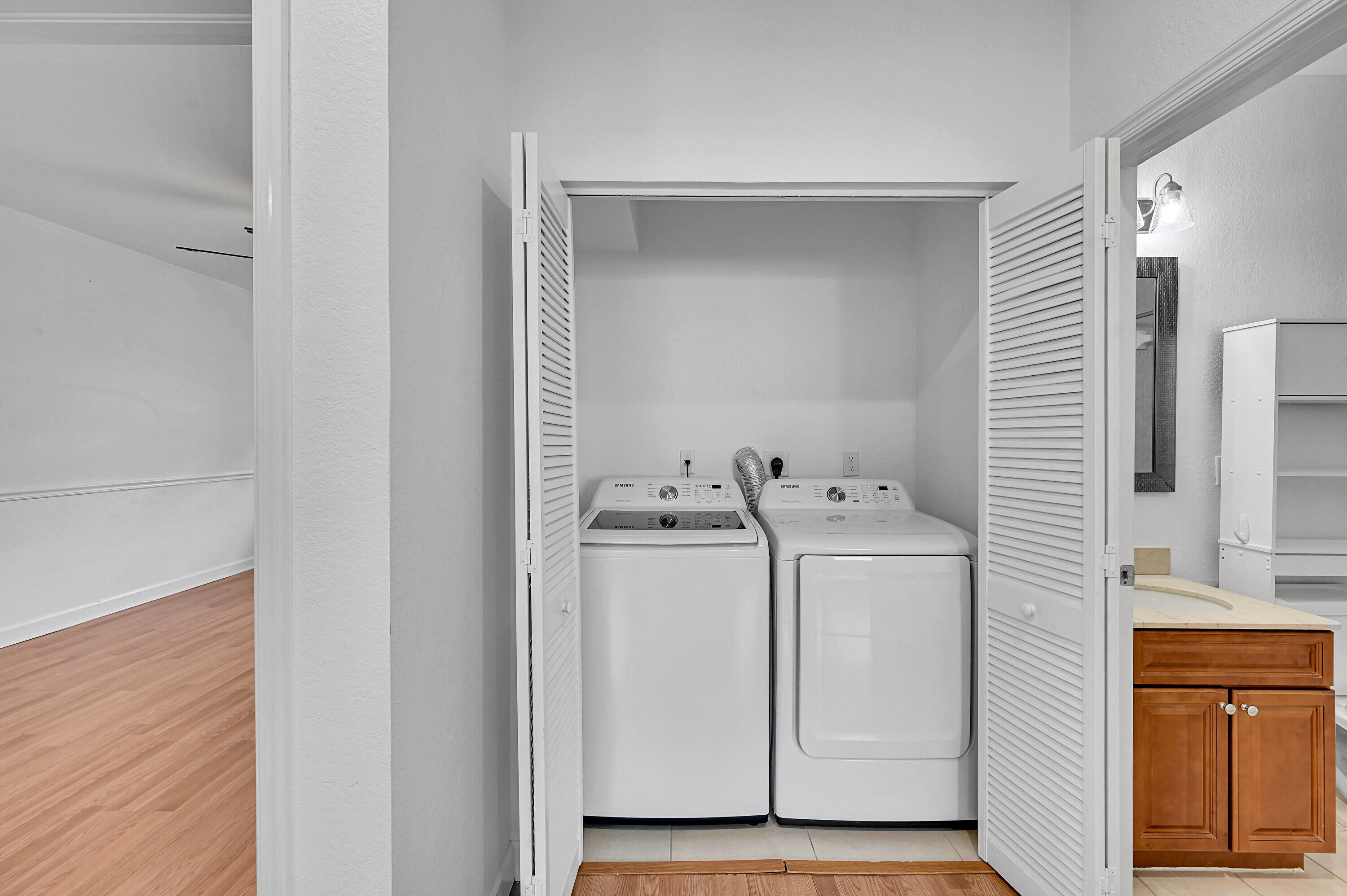 453 NE 1ST Street
