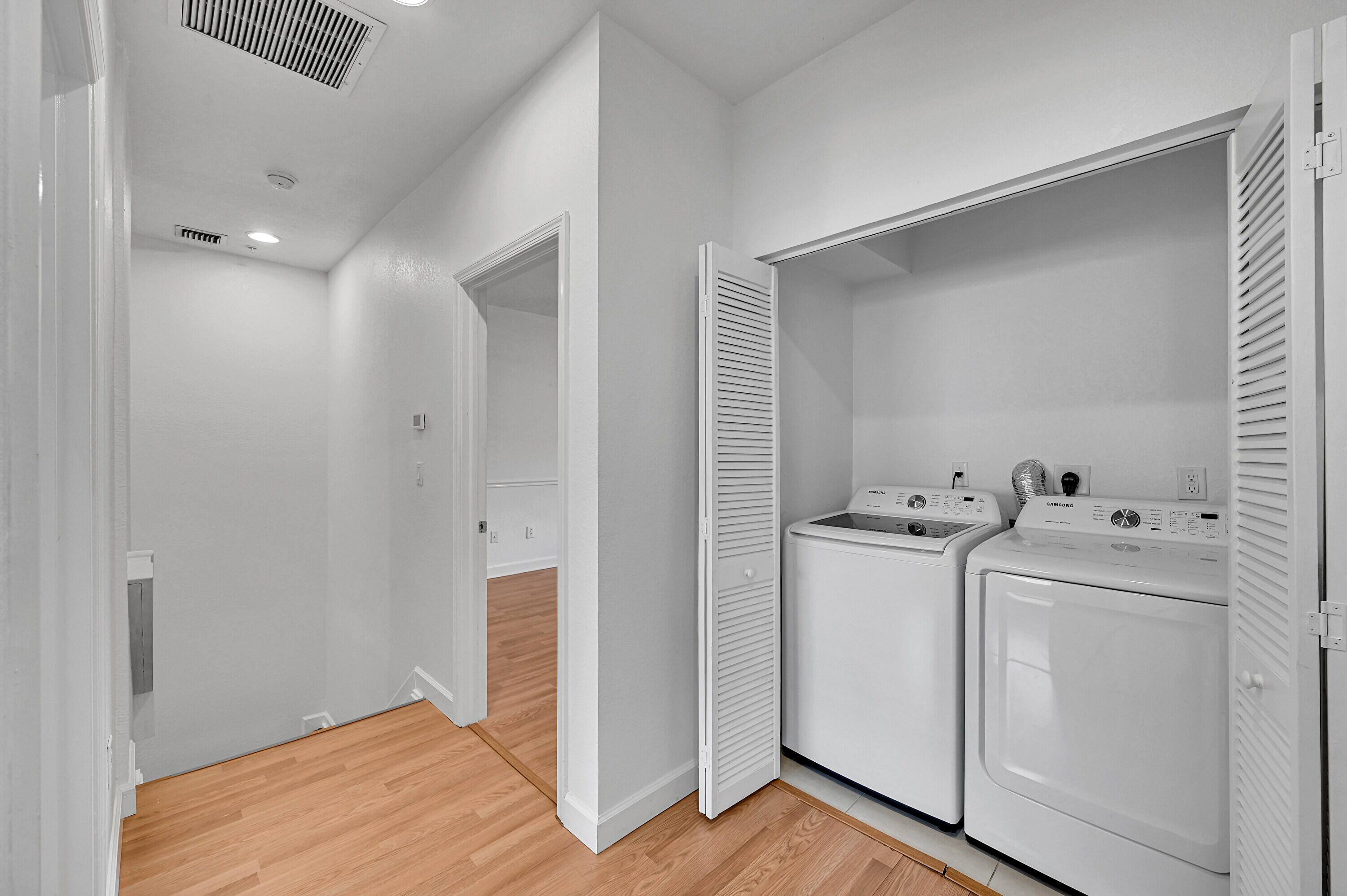 453 NE 1ST Street