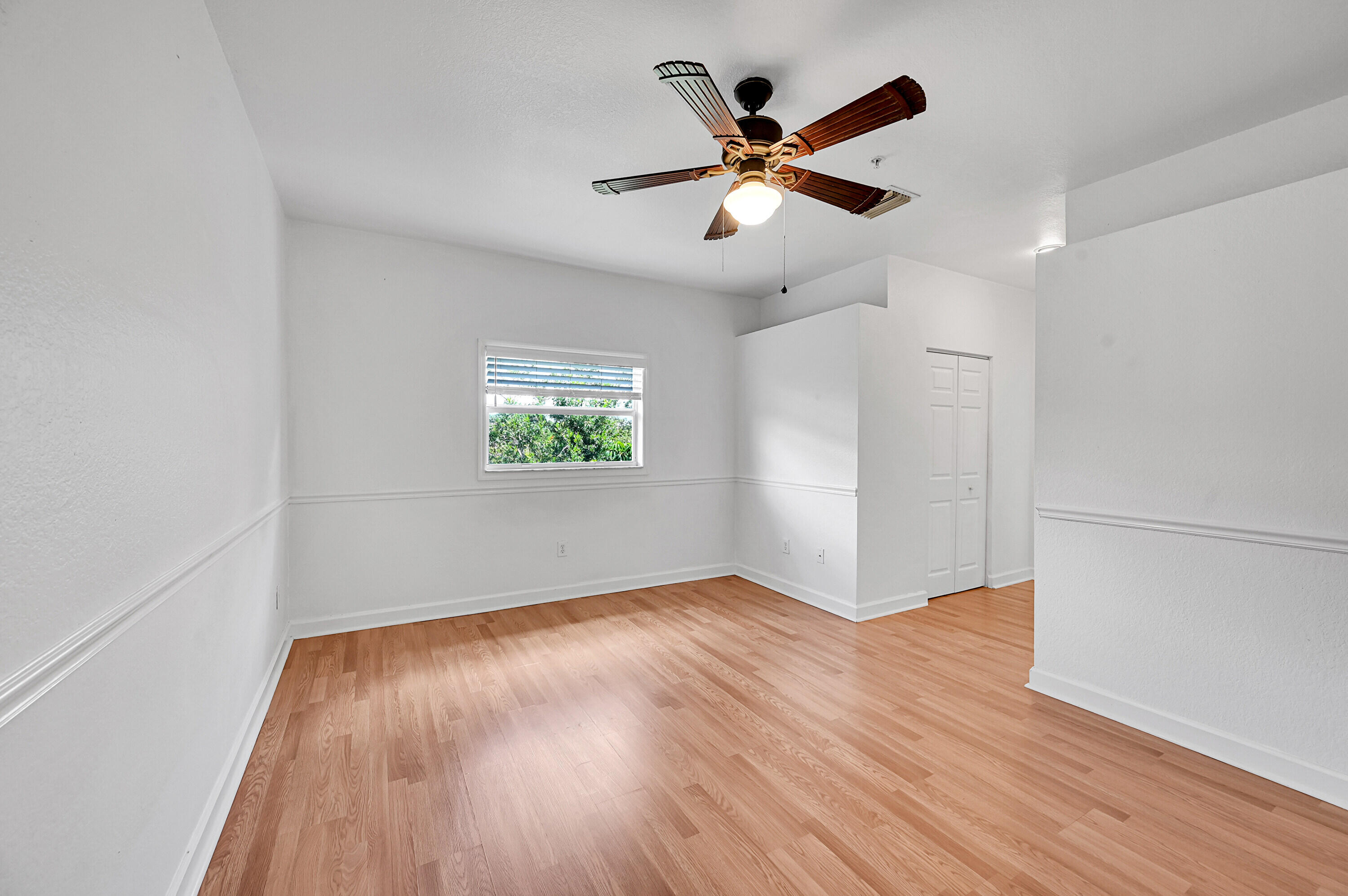 453 NE 1ST Street