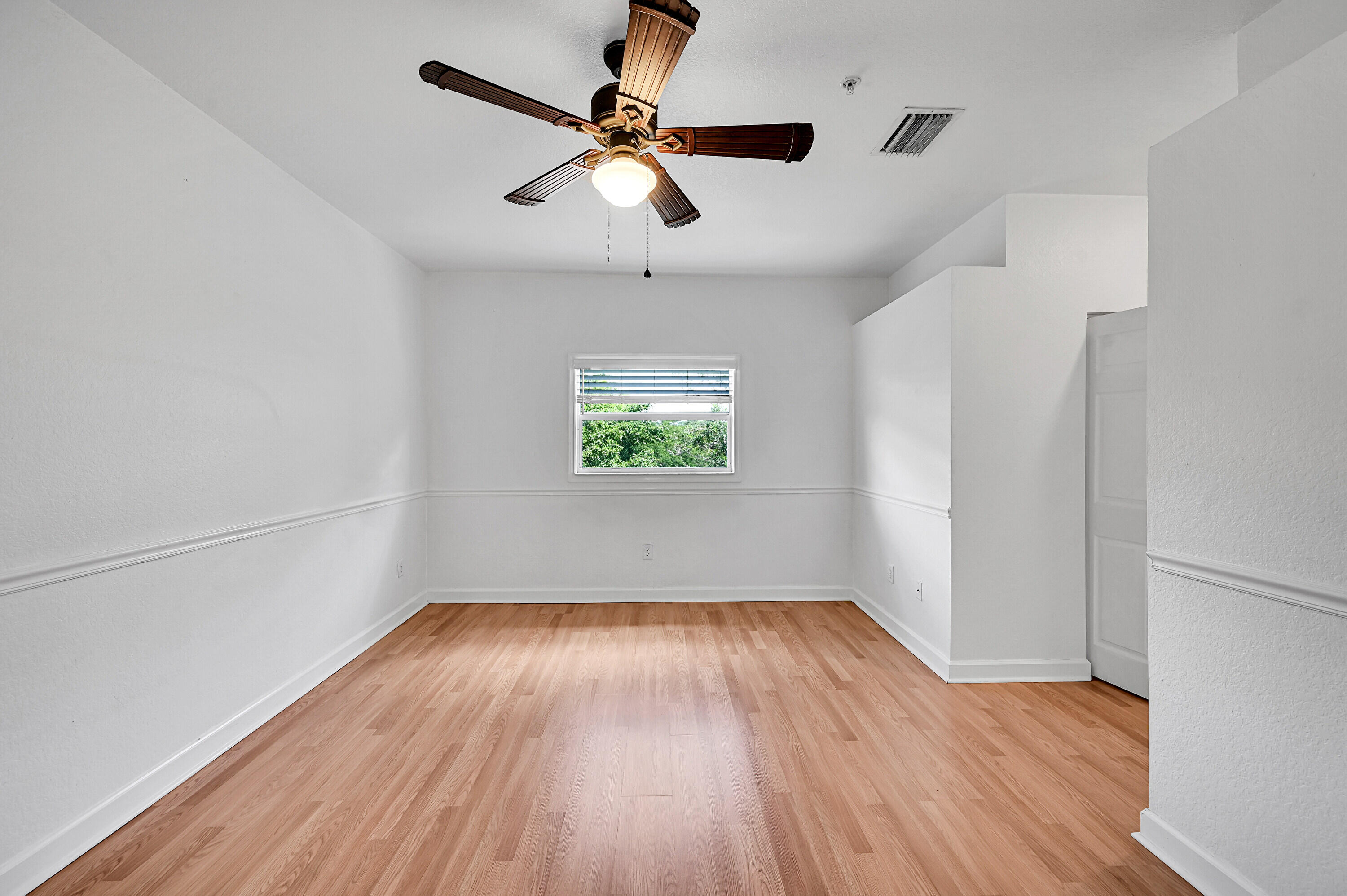 453 NE 1ST Street