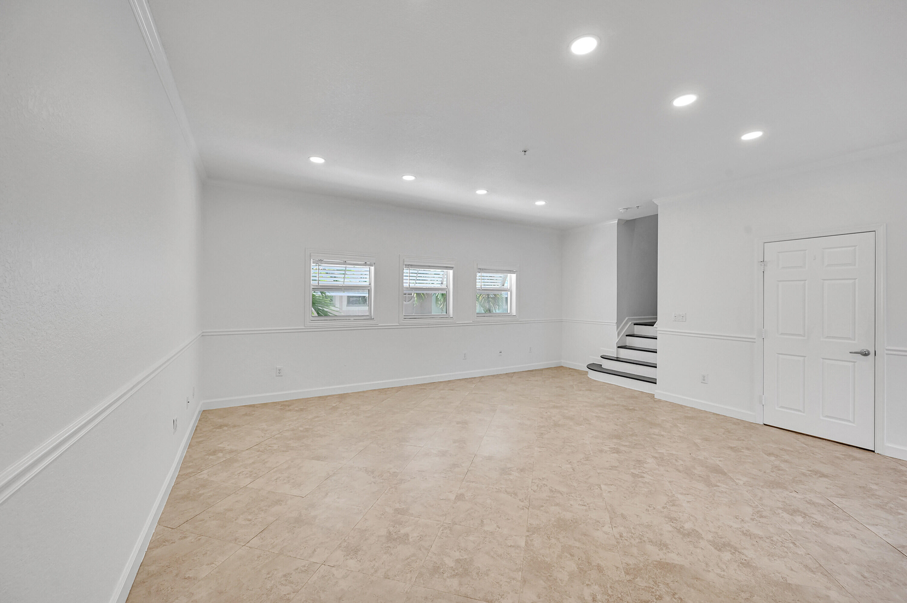 453 NE 1ST Street