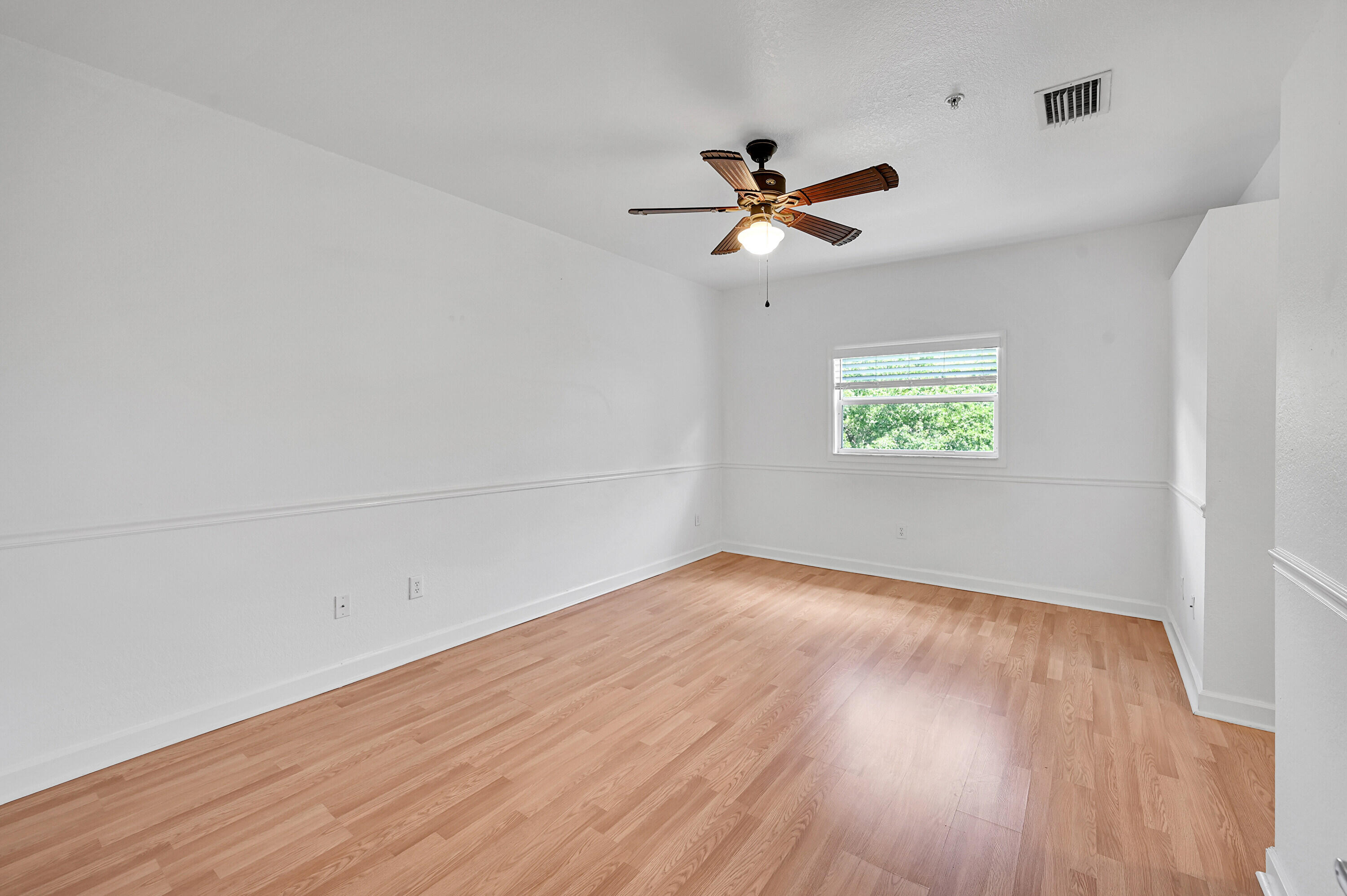 453 NE 1ST Street