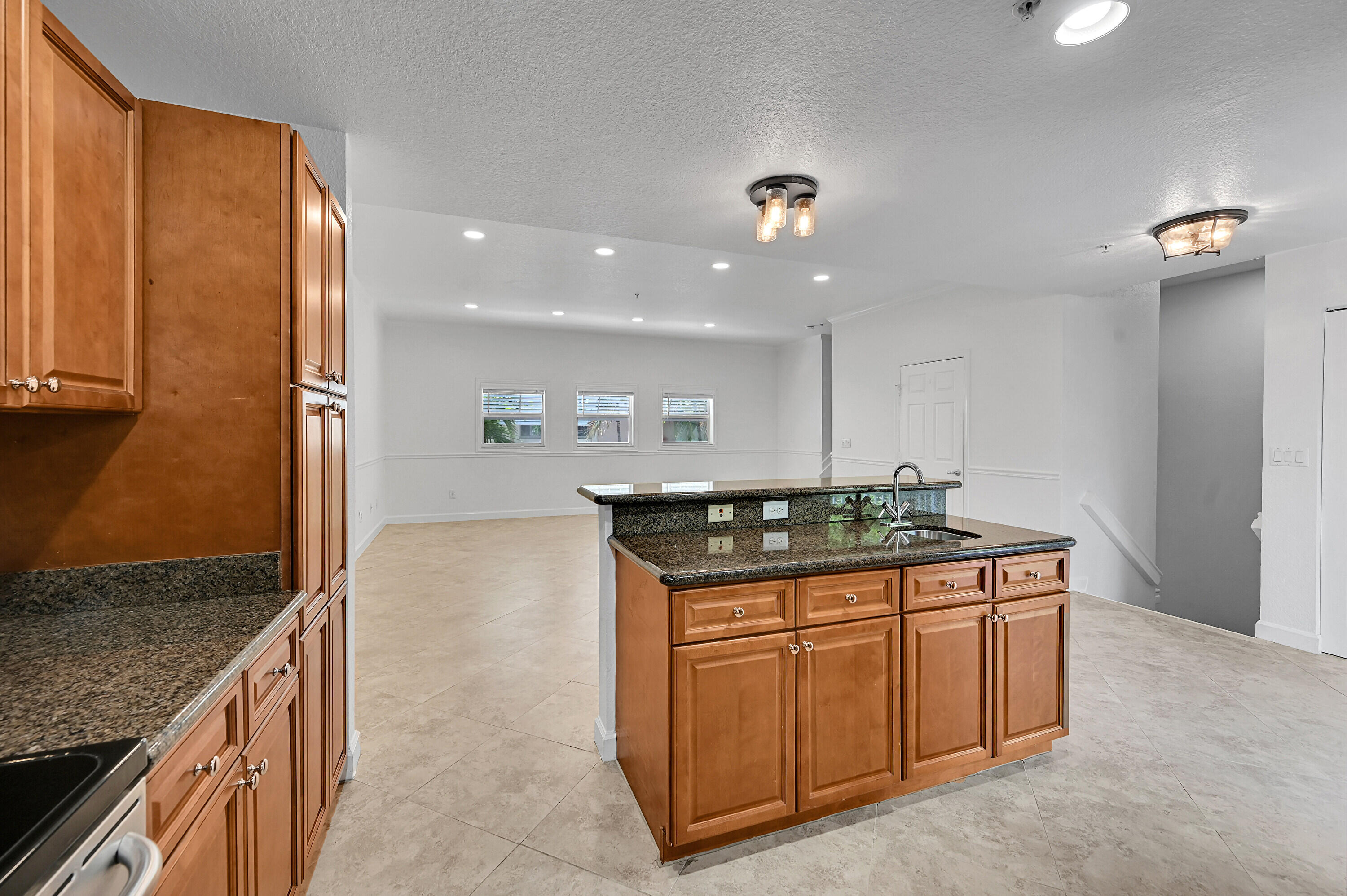 453 NE 1ST Street