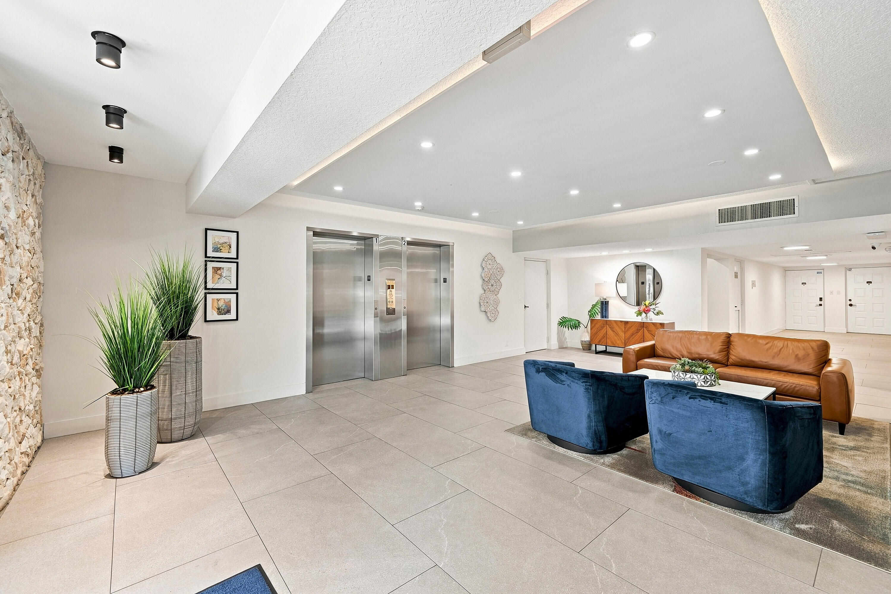 555 Oaks Lane 303