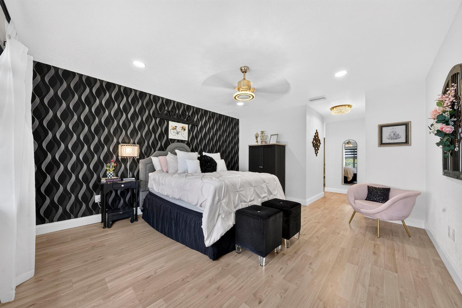 8425 Casa Del Lago Unit H