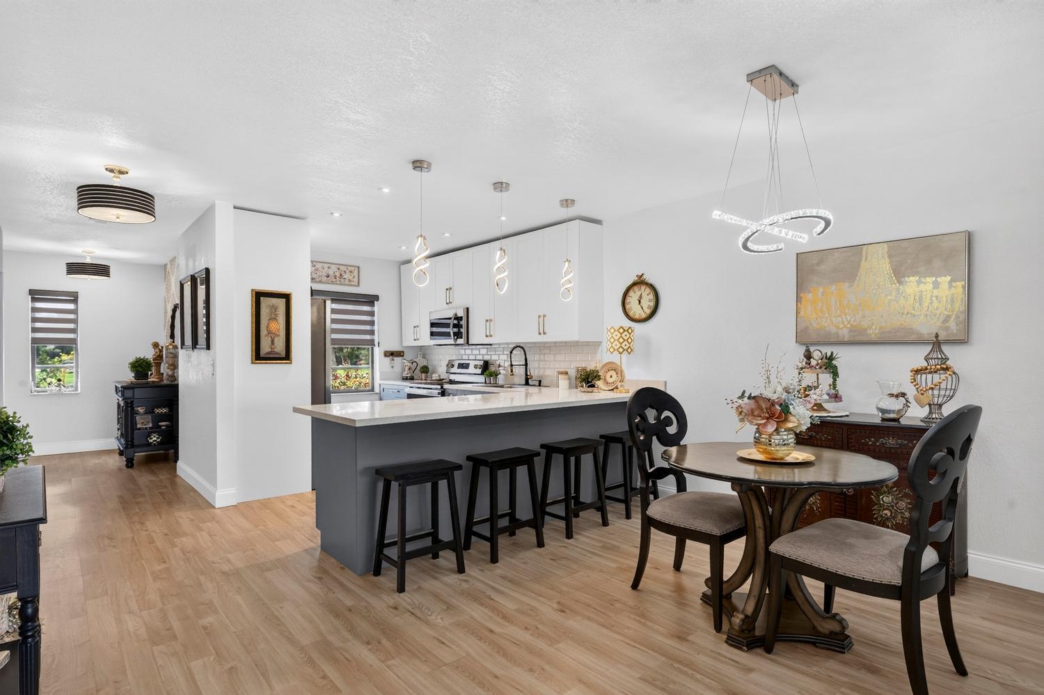 8425 Casa Del Lago Unit H